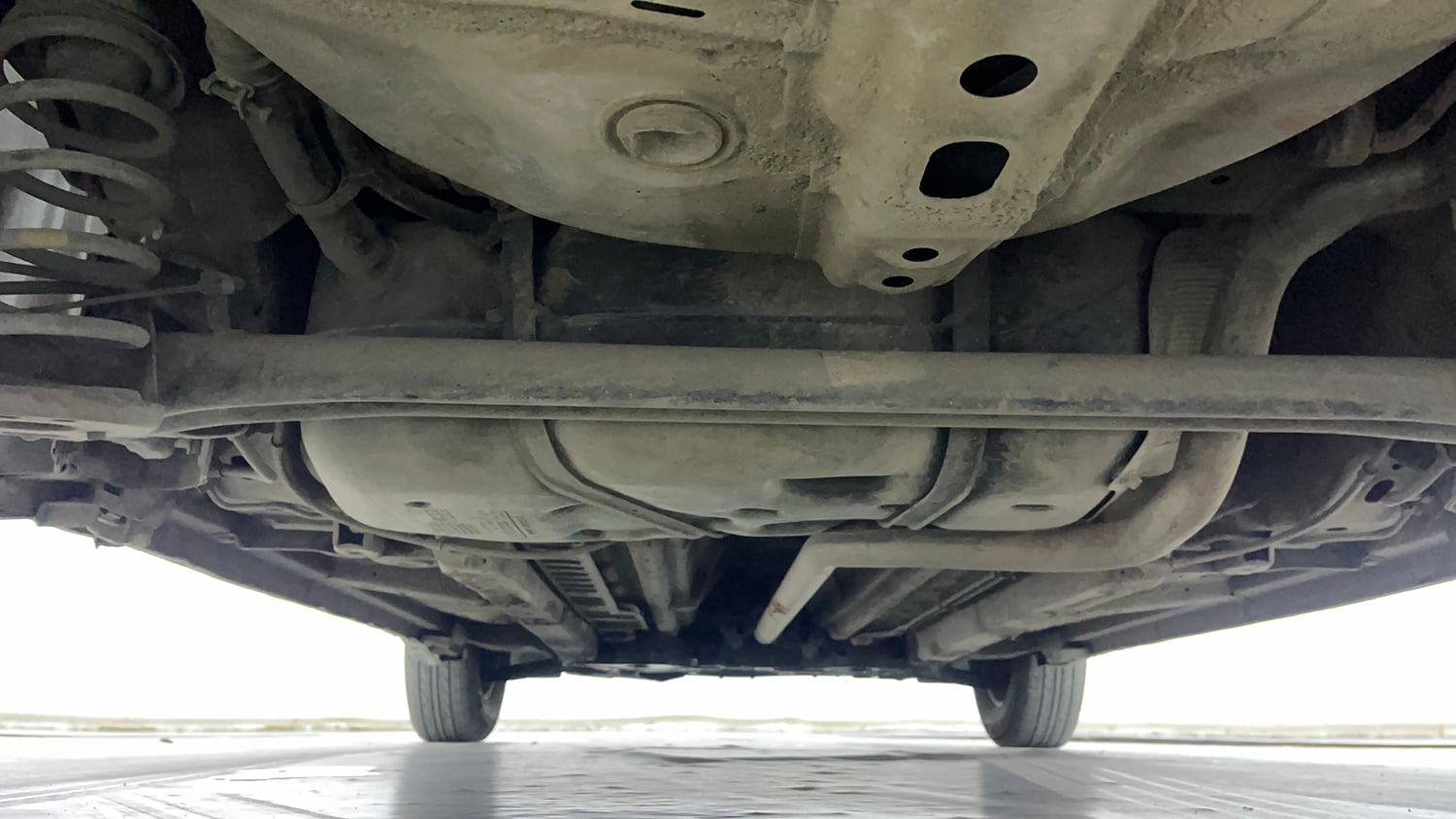 Used 2015 Maruti Suzuki Swift VDi Diesel Manual extra REAR UNDERBODY VIEW (TAKEN FROM REAR)