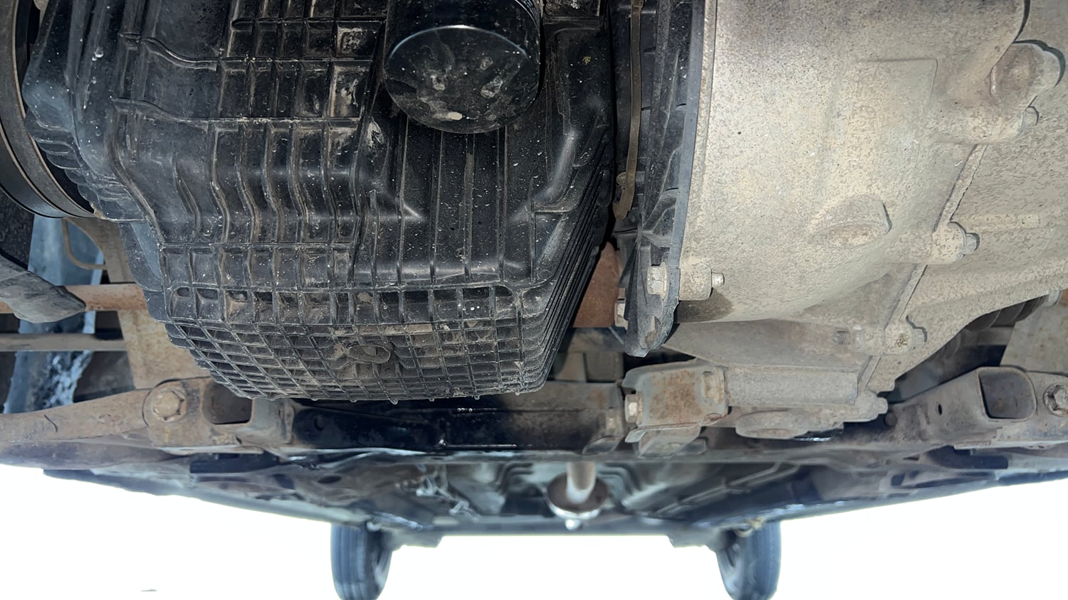 Used 2020 Renault Kwid RXT Opt Petrol Manual extra FRONT LEFT UNDERBODY VIEW