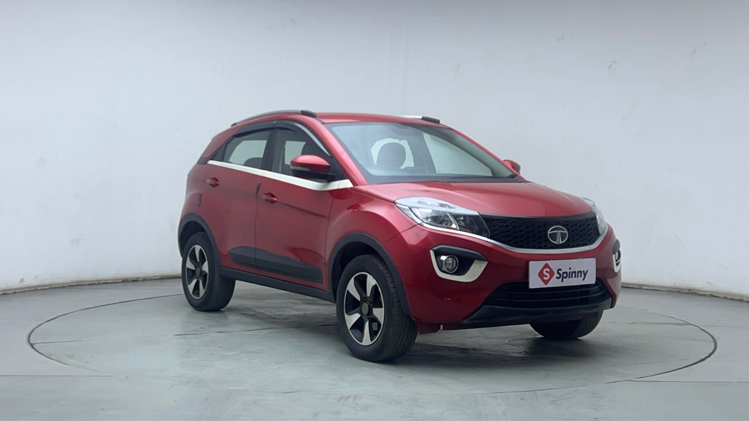 Used 2018 Tata Nexon XZ Plus Diesel Diesel Manual exterior RIGHT FRONT CORNER VIEW