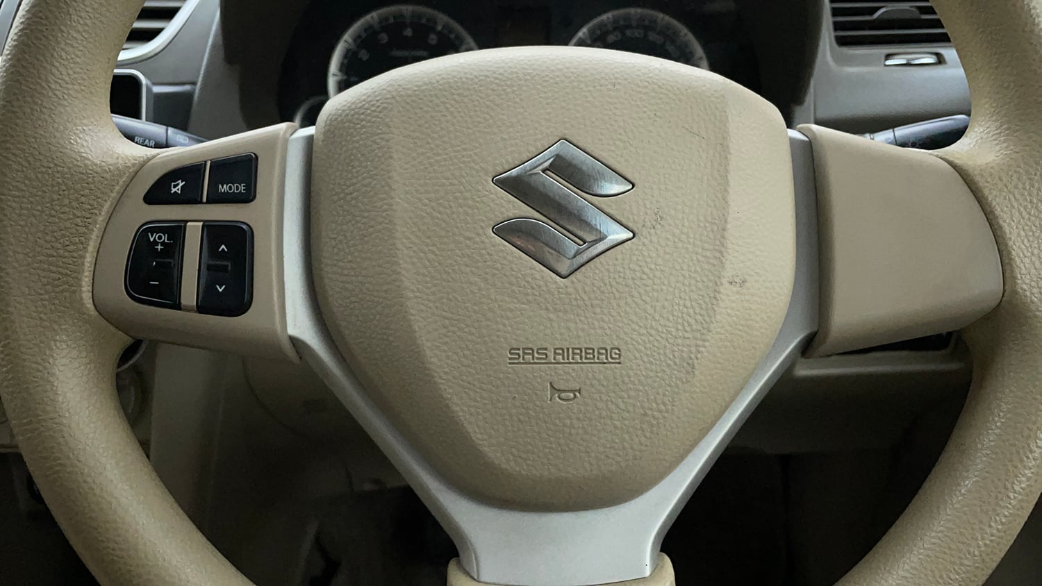 Used 2015 Maruti Suzuki Ertiga ZXi Petrol Manual top_features Airbags