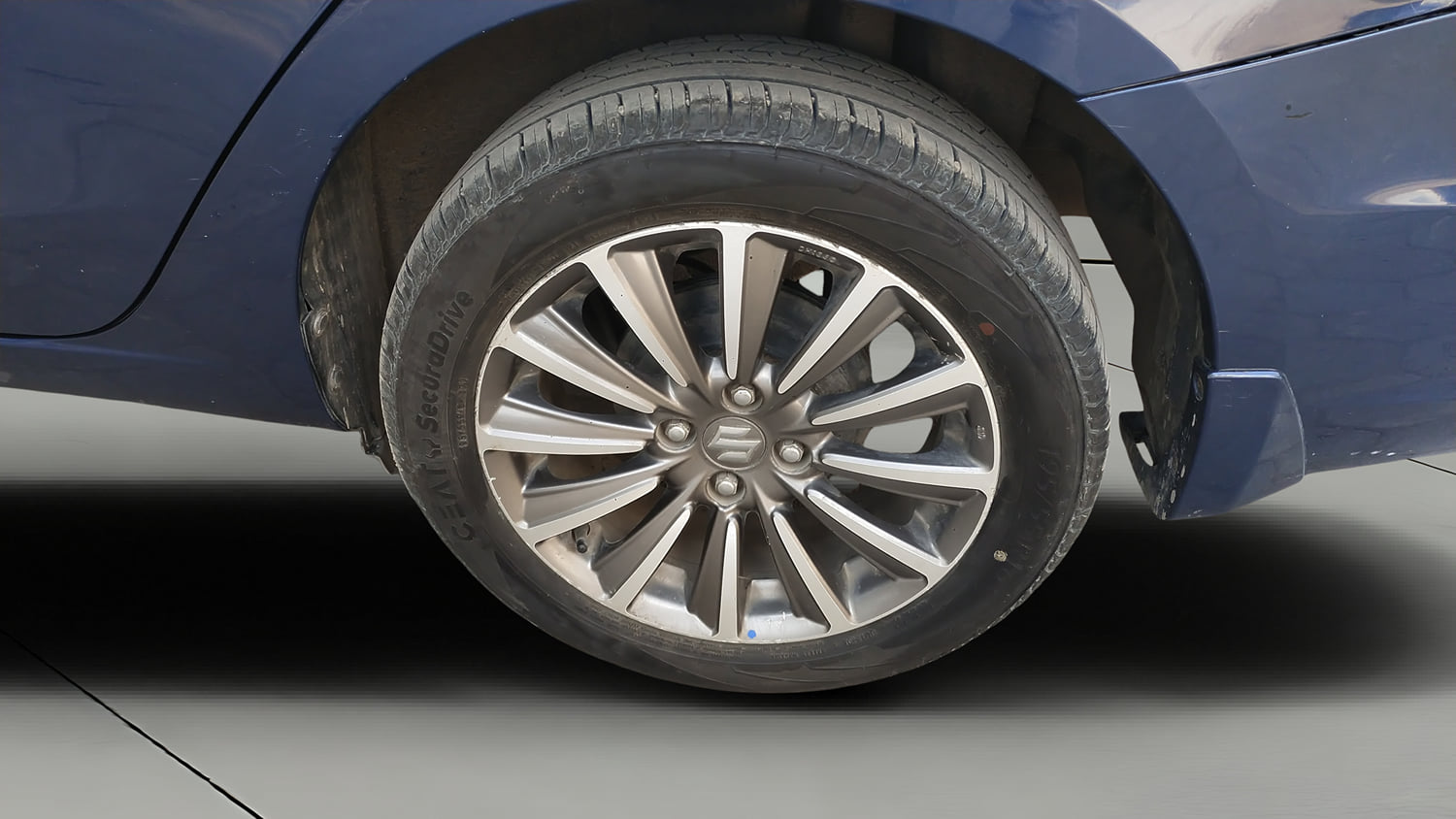 Used 2021 Maruti Suzuki Ciaz Alpha 1.5 Petrol Manual tyres LEFT REAR TYRE RIM VIEW