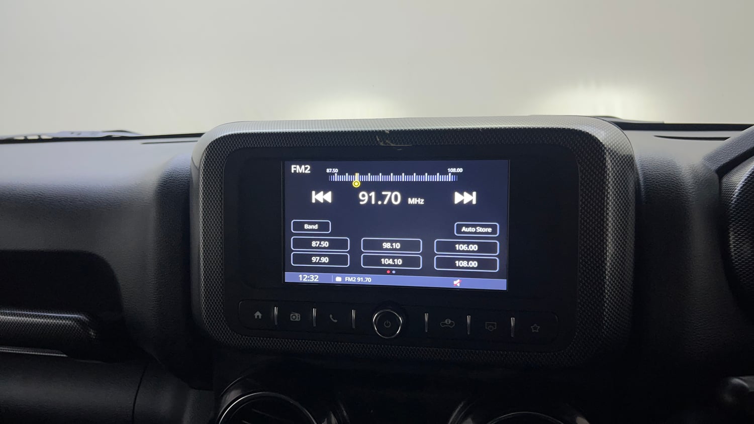 Used 2021 mahindra Thar LX Hard Top Petrol MT 4WD Petrol Manual top_features Touch screen infotainment system