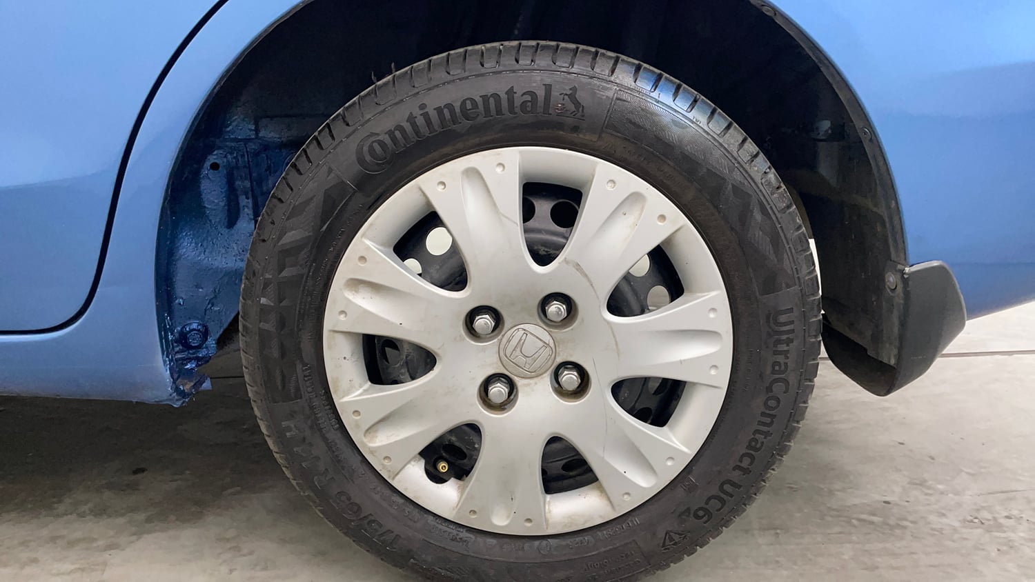 Used 2014 Honda Amaze 1.2 VX i-VTEC Petrol Manual tyres LEFT REAR TYRE RIM VIEW