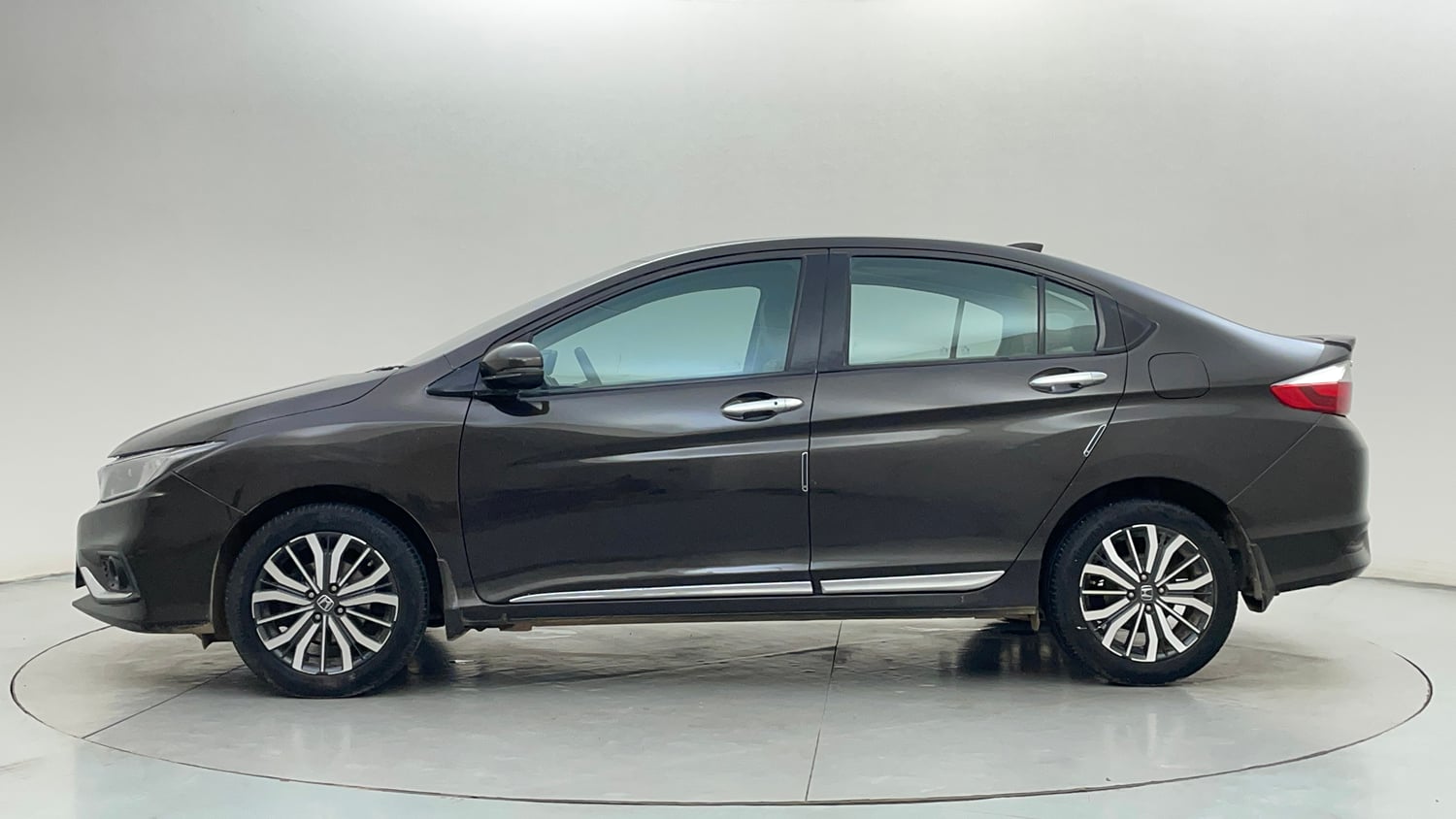 Used 2018 Honda City ZX CVT Petrol Petrol Automatic exterior LEFT SIDE VIEW
