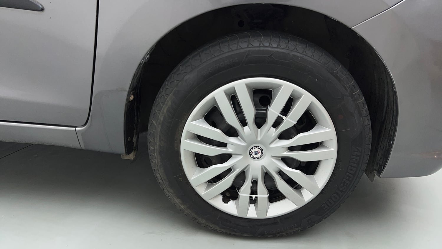 Used 2018 Maruti Suzuki Celerio VXi AMT Petrol Automatic tyres RIGHT FRONT TYRE RIM VIEW