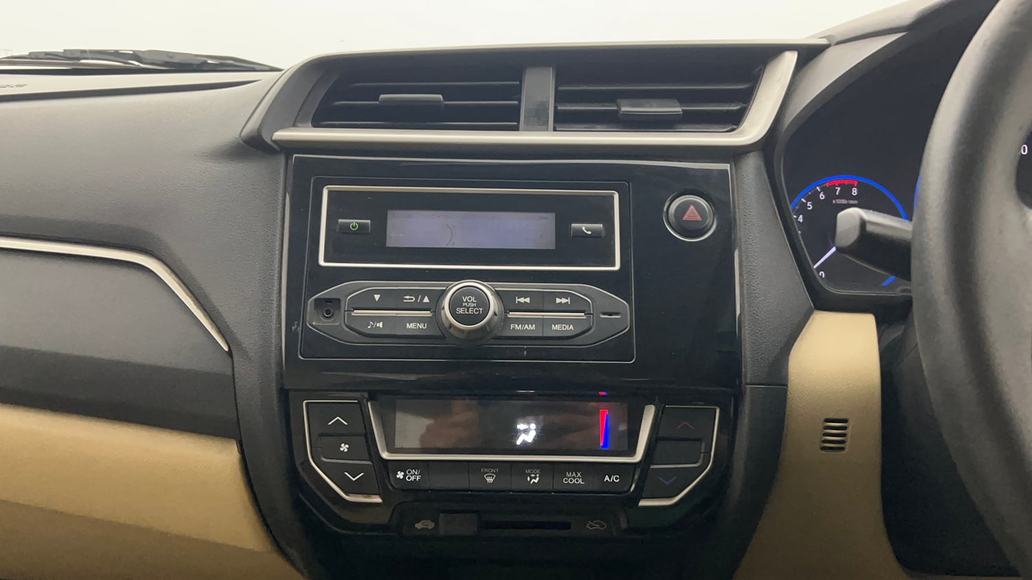 Used 2017 Honda Amaze 1.2 S i-VTEC Opt Petrol Manual top_features Integrated (in-dash) music system