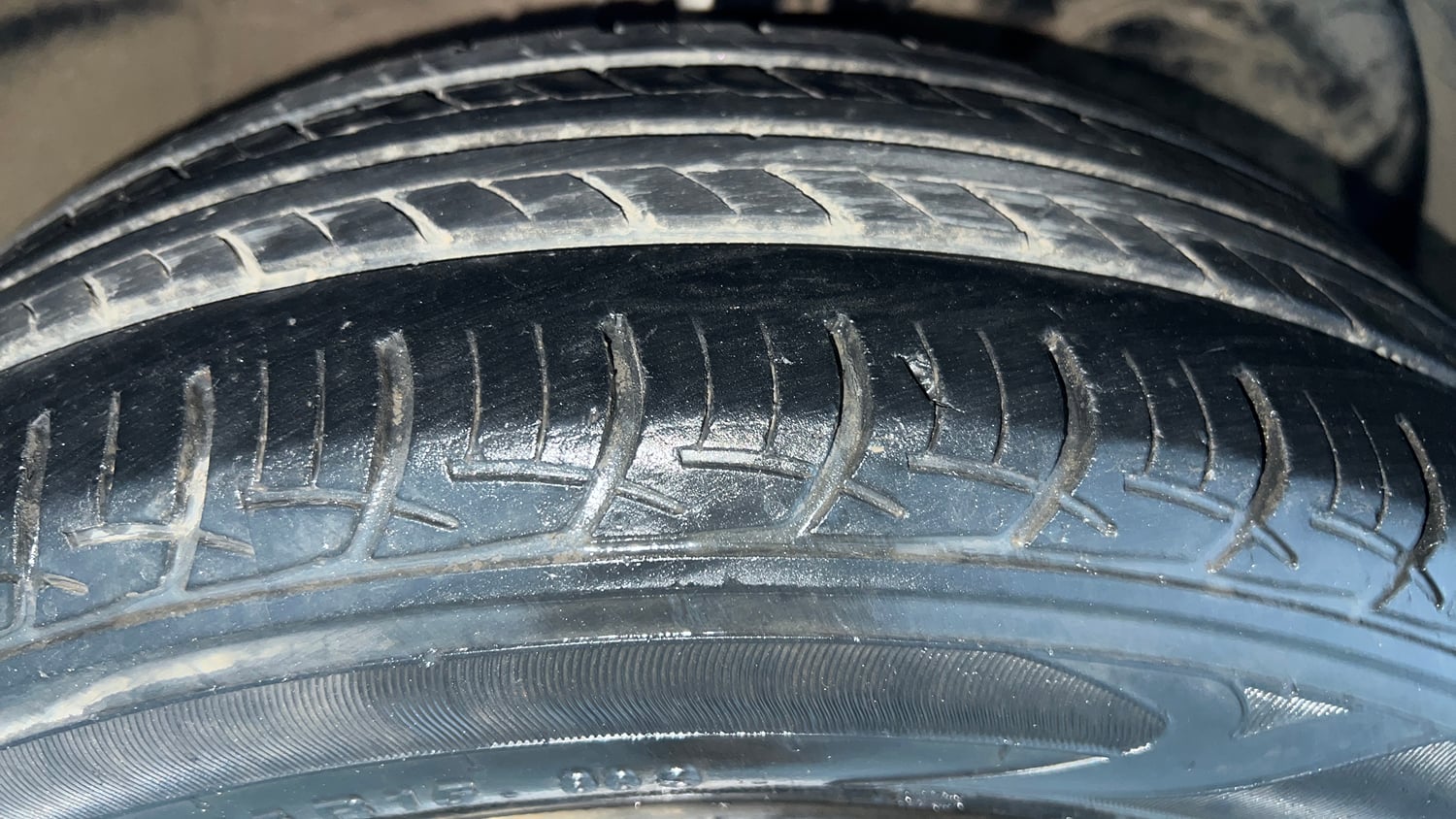 Used 2018 Maruti Suzuki Baleno Delta 1.2 Petrol Manual tyres RIGHT FRONT TYRE TREAD VIEW
