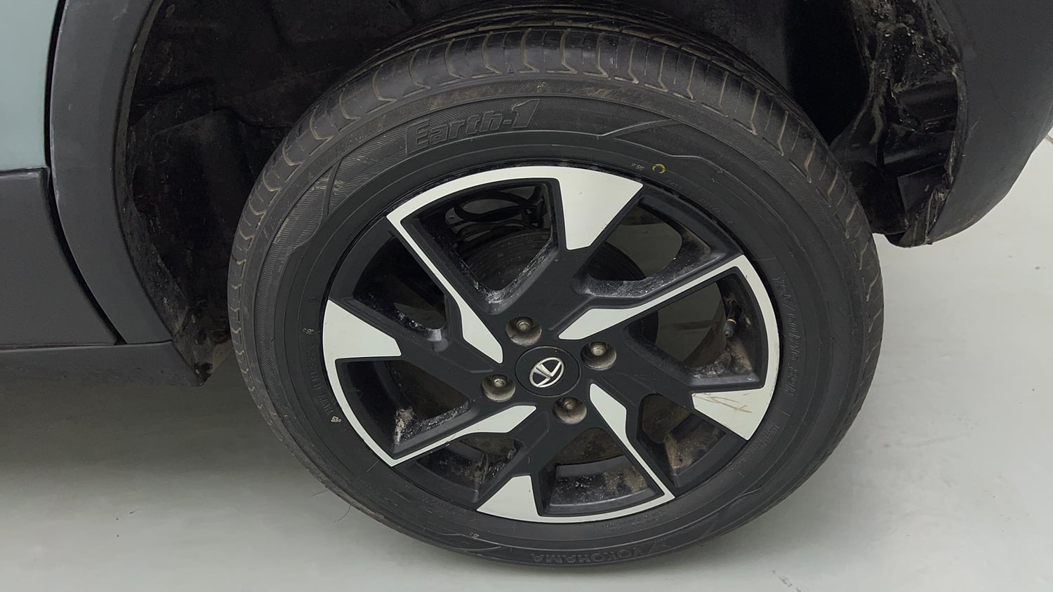 Used 2022 Tata Punch Accomplished MT Petrol Manual tyres LEFT REAR TYRE RIM VIEW
