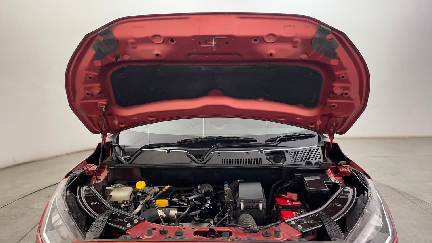 Used 2022 Nissan Magnite XV Turbo Petrol Manual engine ENGINE & BONNET OPEN FRONT VIEW