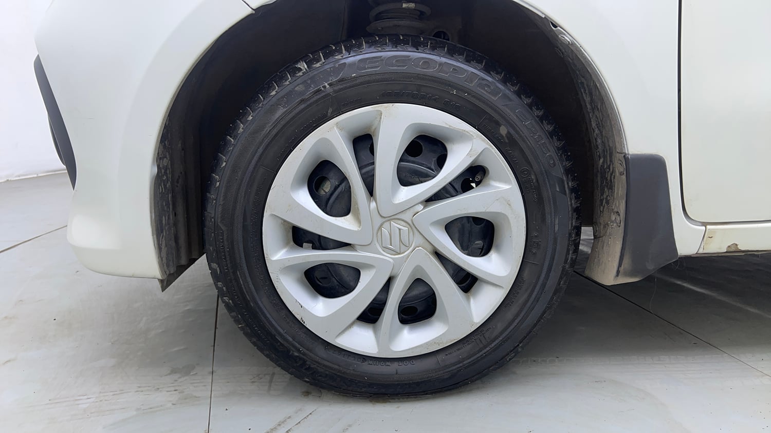 Used 2022 Maruti Suzuki Celerio VXi Petrol Manual tyres LEFT FRONT TYRE RIM VIEW