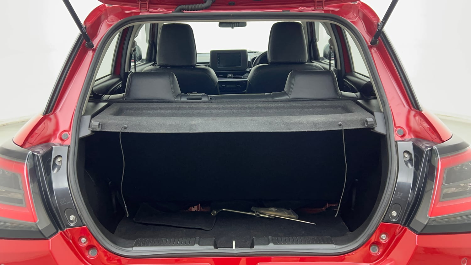 Used 2024 Maruti Suzuki Swift VXi (O) AMT Petrol Automatic interior DICKY INSIDE VIEW