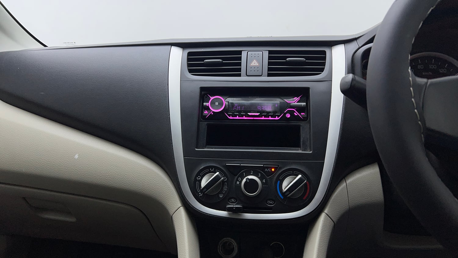 Used 2018 Maruti Suzuki Celerio VXi AMT Petrol Automatic interior MUSIC SYSTEM & AC CONTROL VIEW