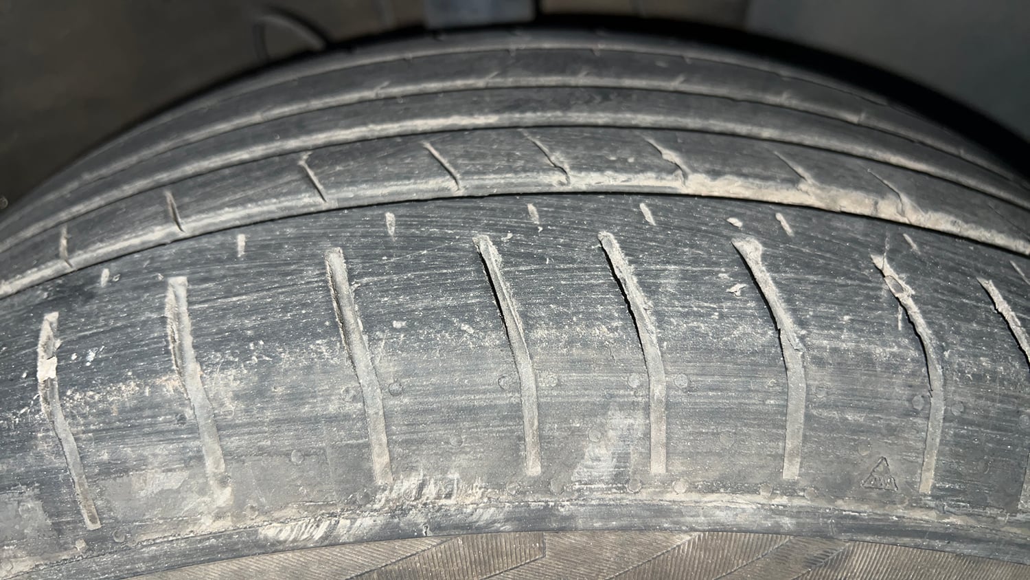 Used 2019 hyundai Venue SX 1.0 (O) Turbo Petrol Petrol Manual tyres RIGHT FRONT TYRE TREAD VIEW
