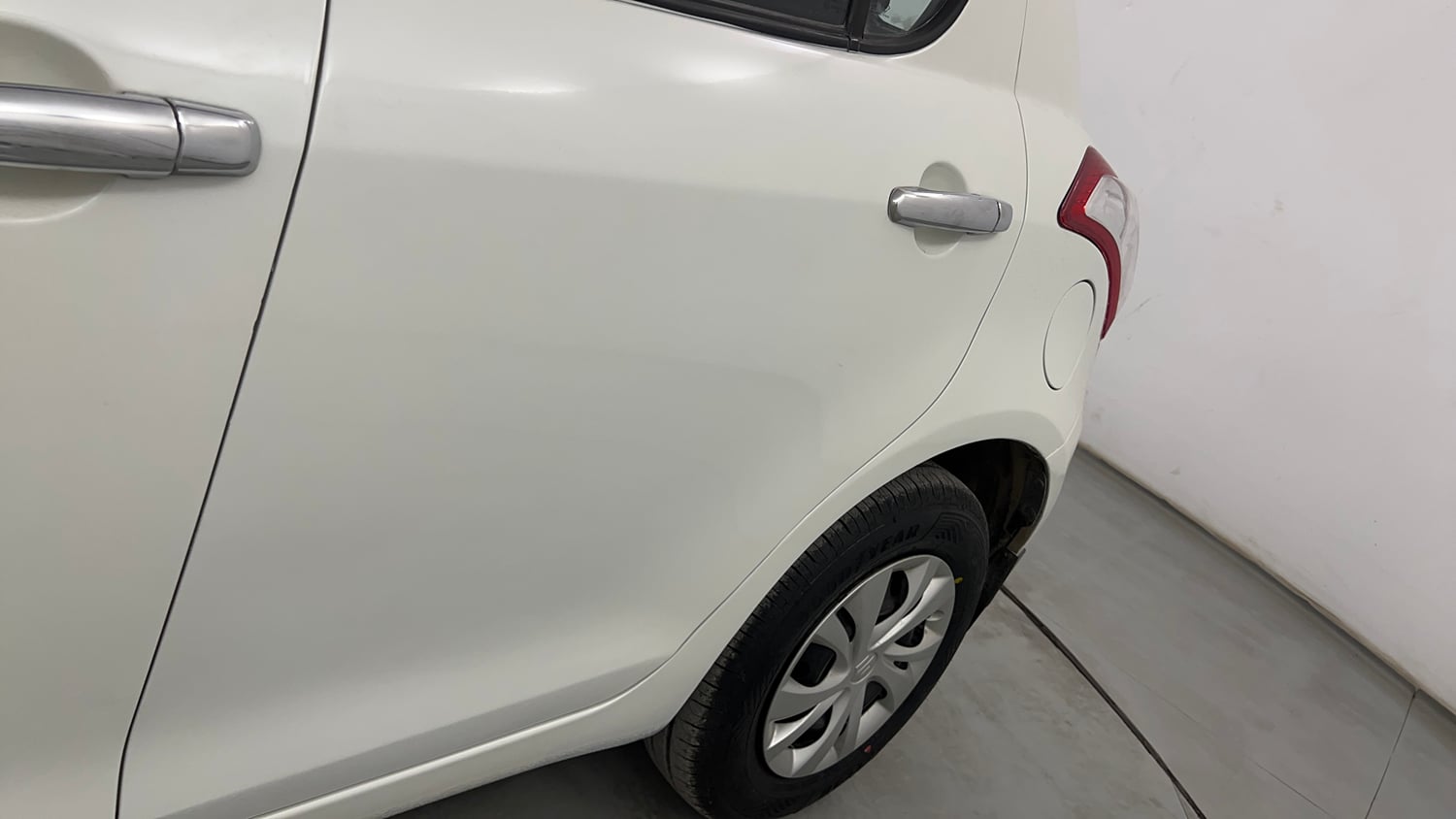Used 2017 Maruti Suzuki Swift VXi Petrol Manual dents MINOR SCRATCH
