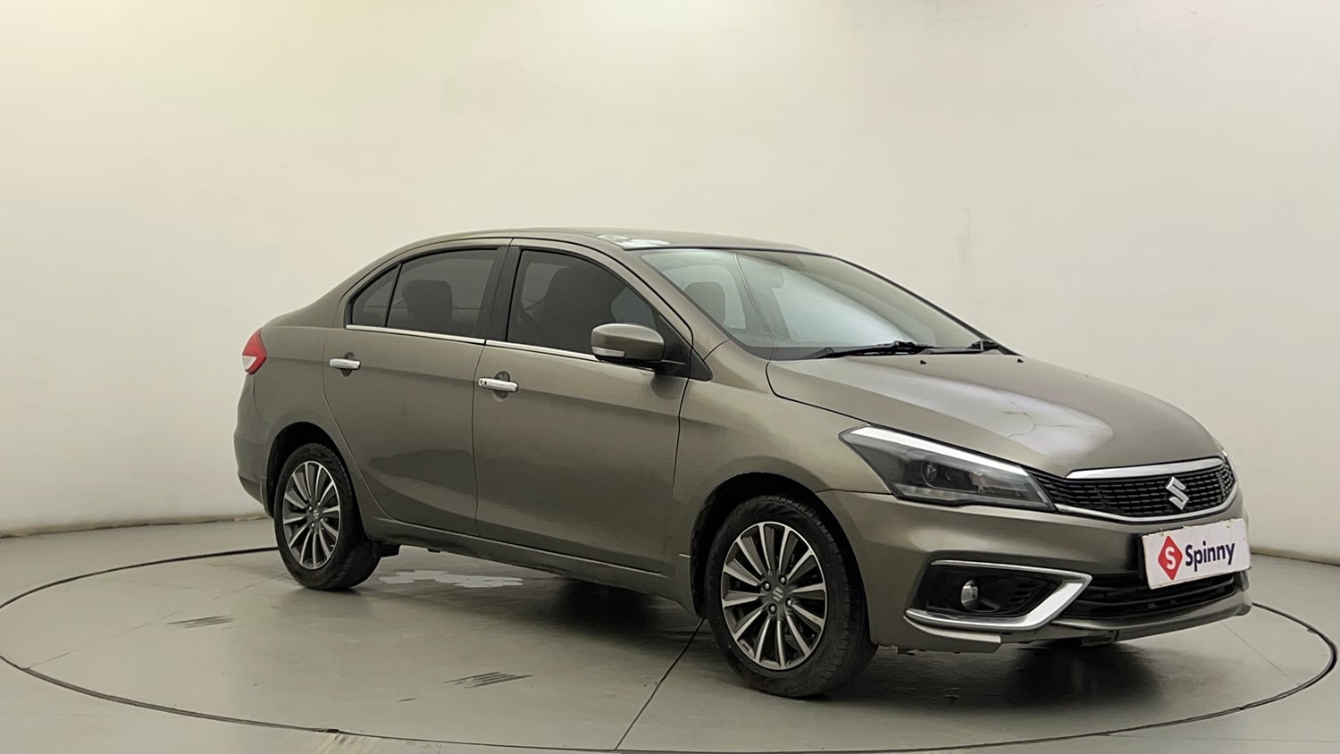 Used 2020 Maruti Suzuki Ciaz Alpha 1.5 AT Petrol Automatic exterior RIGHT FRONT CORNER VIEW
