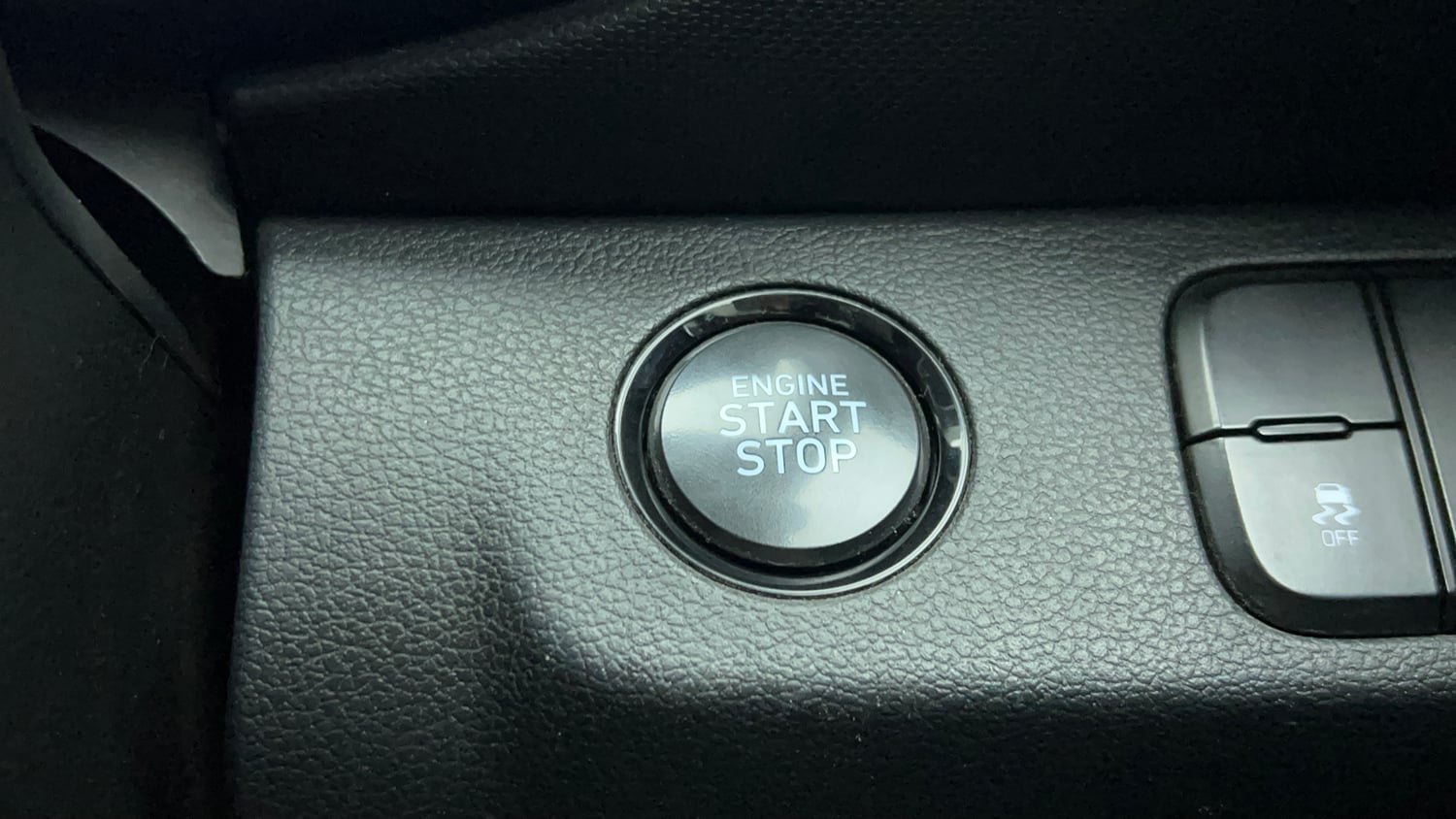 Used 2021 Hyundai Venue SX Plus 1.0 Turbo DCT Petrol Automatic top_features Keyless start