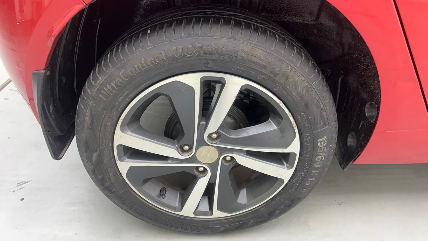 Used 2021 Tata Altroz XZ Diesel Diesel Manual tyres RIGHT REAR TYRE RIM VIEW