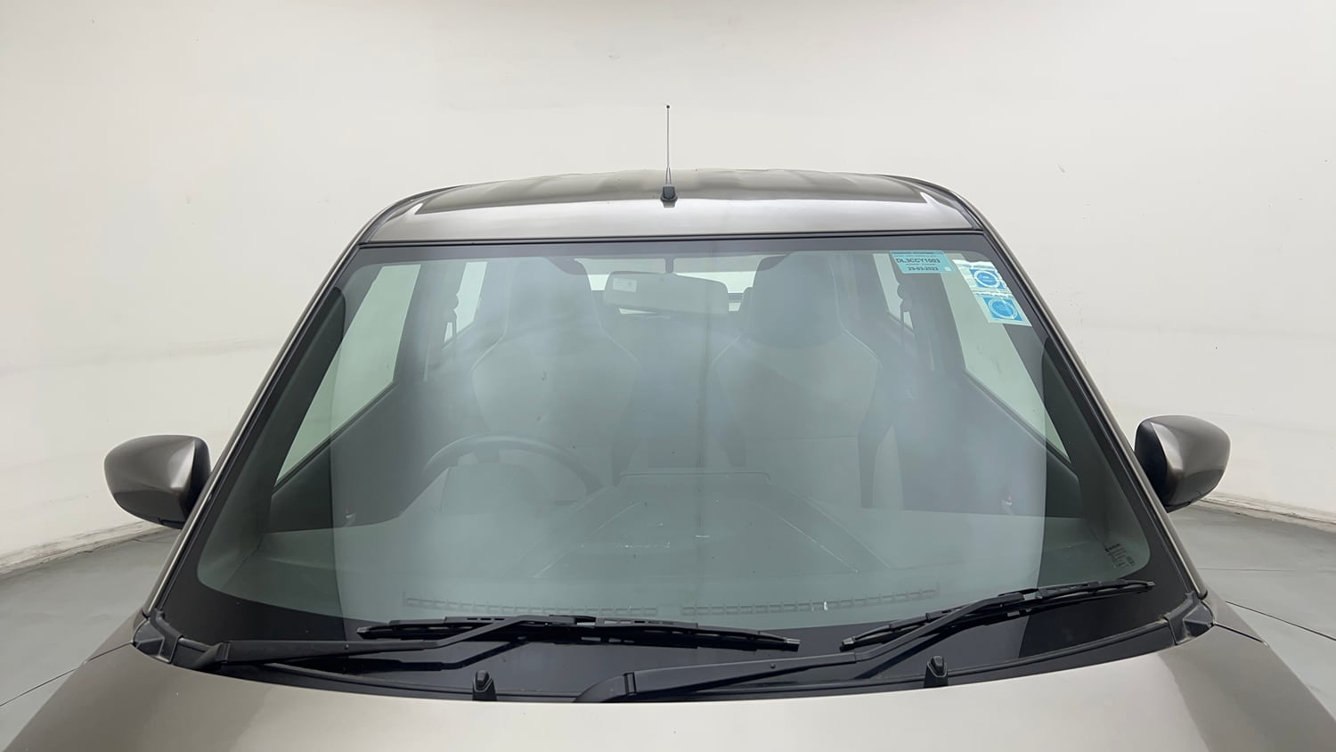 Used 2023 Maruti Suzuki Wagon R VXI 1.0 Petrol Manual exterior FRONT WINDSHIELD VIEW