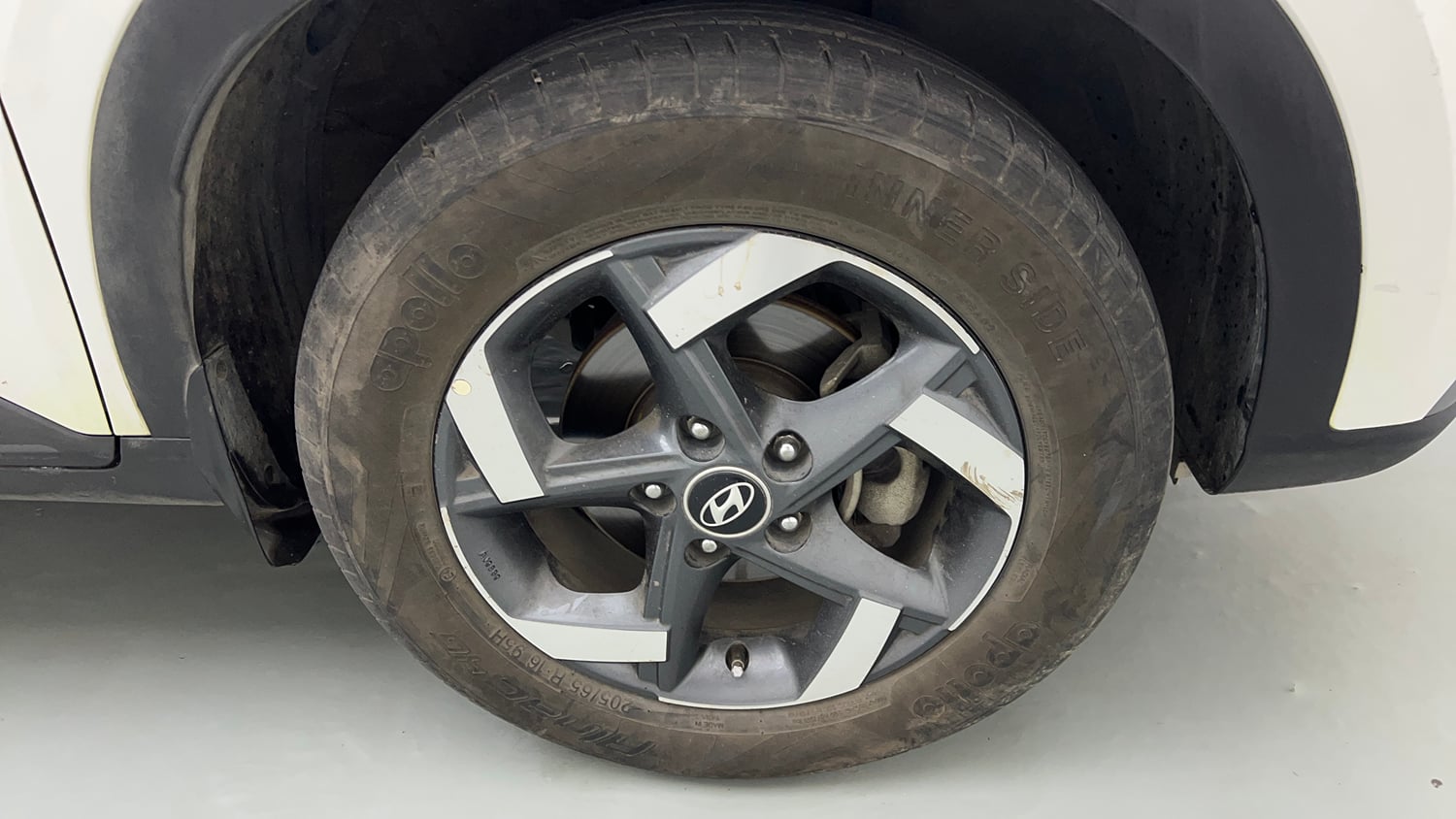 Used 2019 hyundai Venue SX 1.0 (O) Turbo Petrol Petrol Manual tyres RIGHT FRONT TYRE RIM VIEW