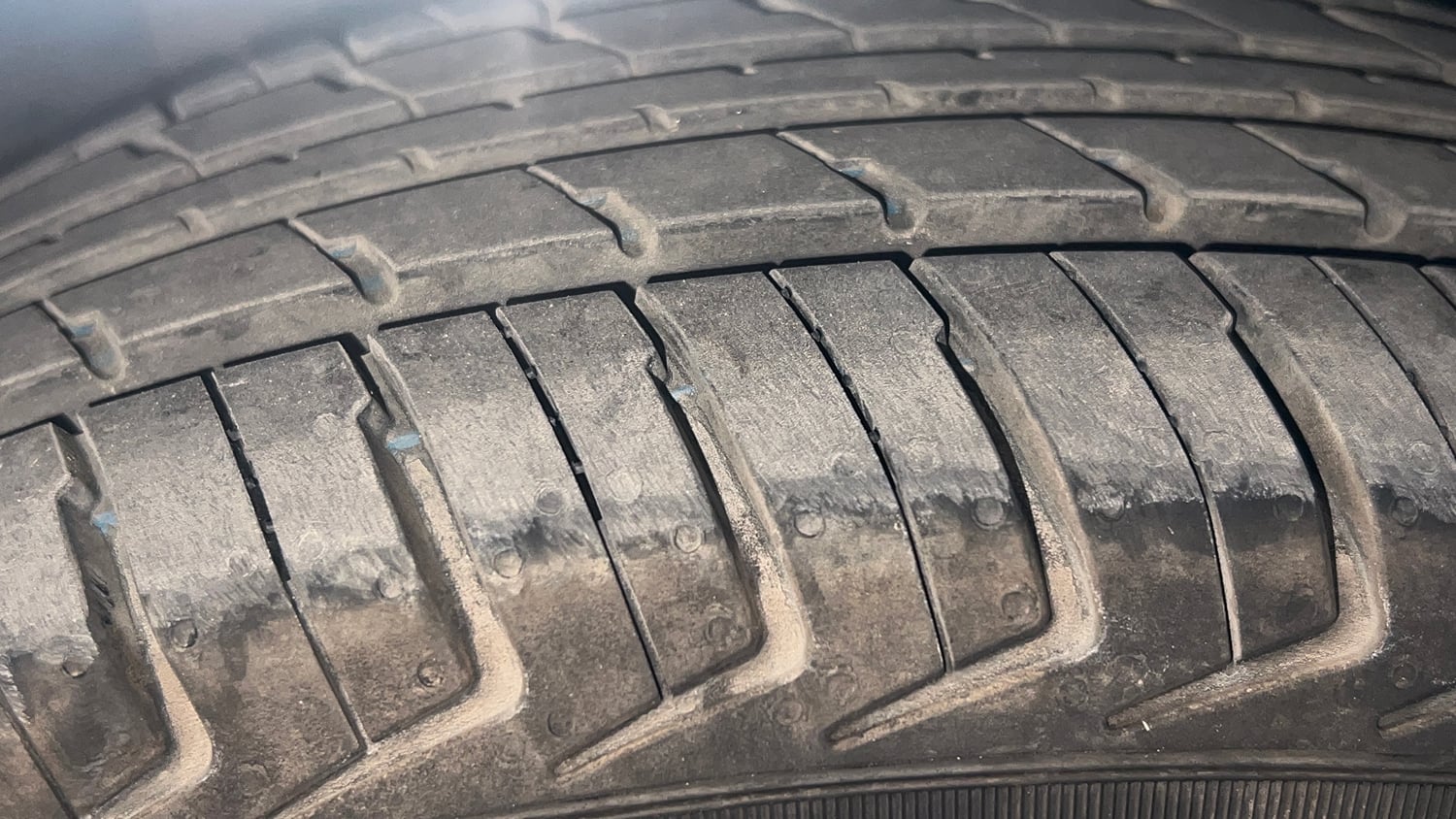Used 2016 Datsun Redi-GO S Petrol Manual tyres LEFT FRONT TYRE TREAD VIEW