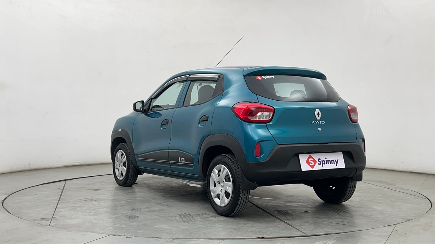 Used 2024 Renault Kwid RXL(O) 1.0L AMT Petrol Automatic exterior LEFT REAR CORNER VIEW