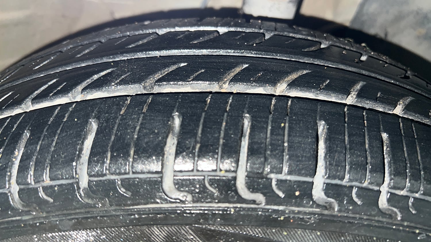 Used 2022 Maruti Suzuki Wagon R VXI 1.0 Petrol Manual tyres RIGHT FRONT TYRE TREAD VIEW