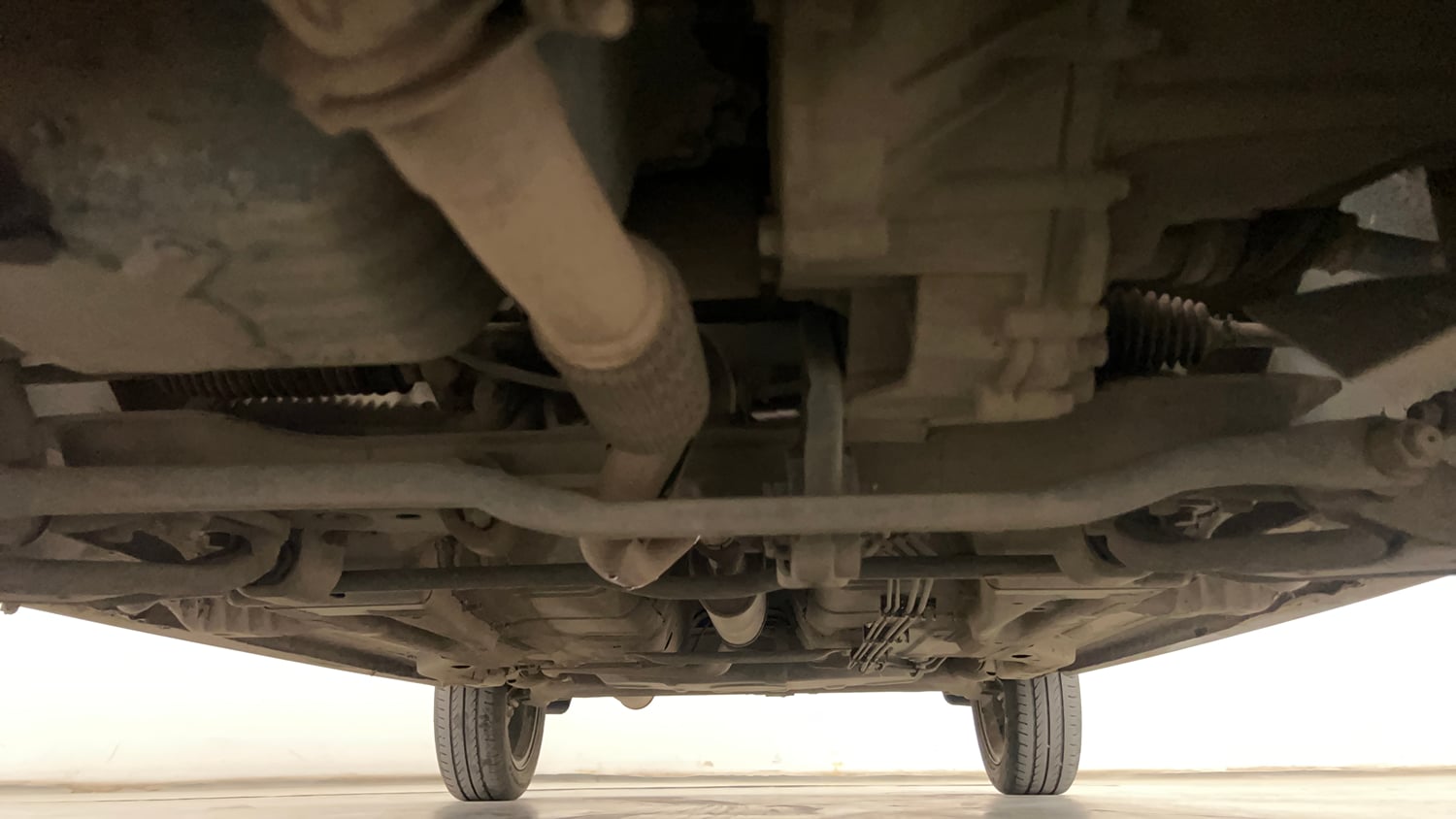 Used 2019 Tata Tiago Revotron XZ Plus Dual Tone Petrol Manual extra FRONT LEFT UNDERBODY VIEW