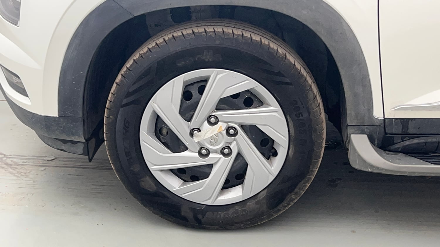 Used 2022 Hyundai Creta E 1.5 Diesel Diesel Manual tyres LEFT FRONT TYRE RIM VIEW