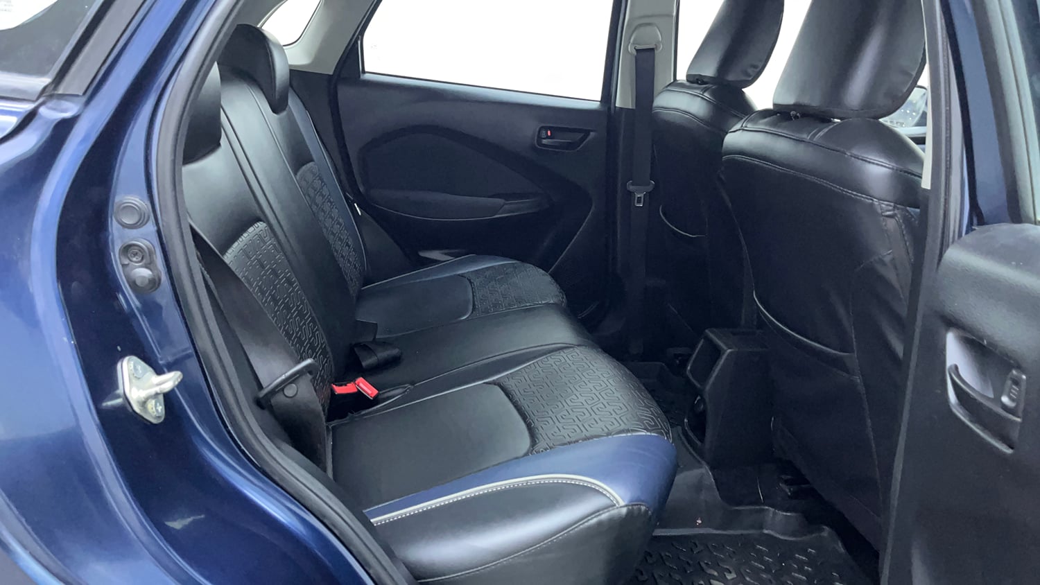Used 2022 Maruti Suzuki Baleno Delta MT Petrol Manual interior RIGHT SIDE REAR DOOR CABIN VIEW