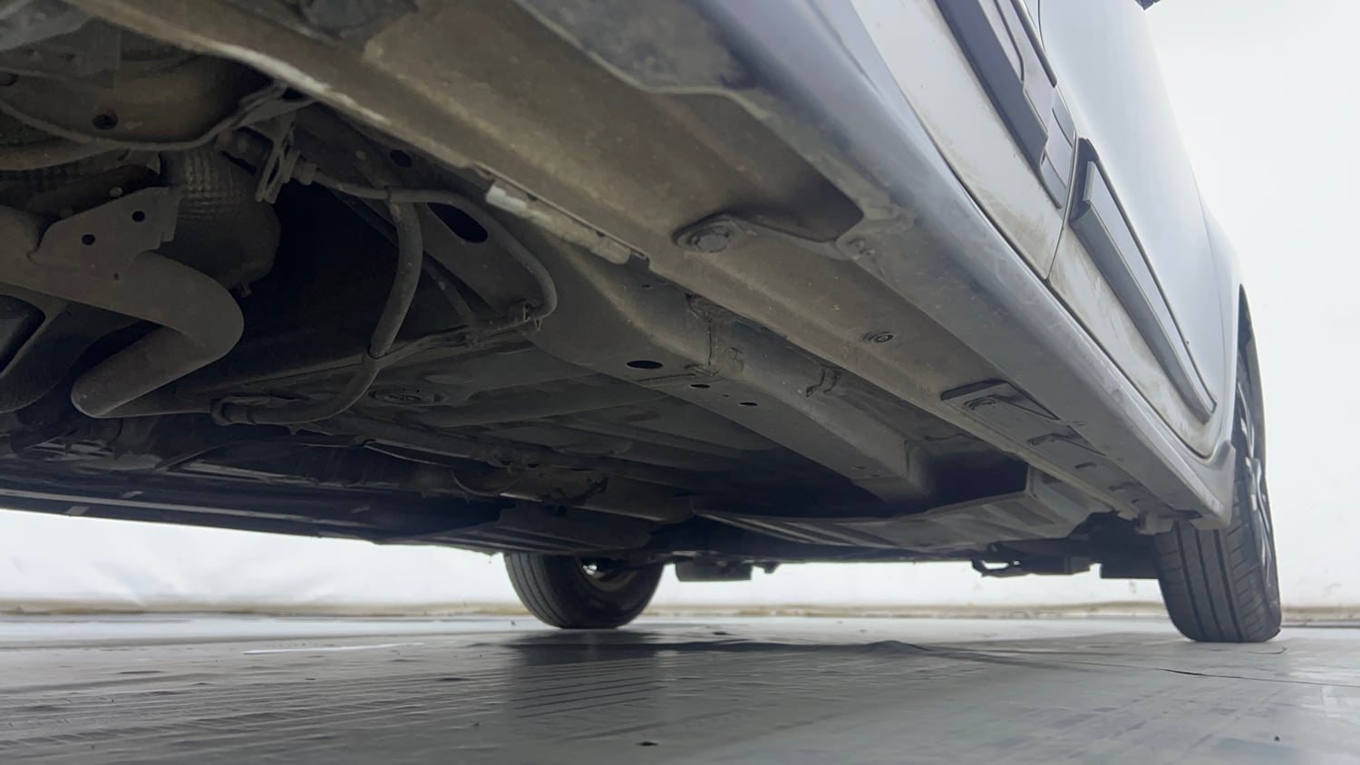 Used 2022 Maruti Suzuki Swift VXi Petrol Manual extra REAR RIGHT UNDERBODY VIEW