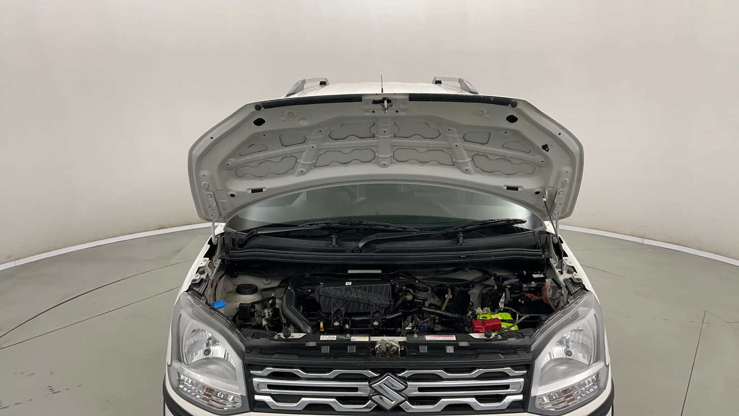 Used 2022 Maruti Suzuki Wagon R VXI 1.0 Petrol Manual engine ENGINE & BONNET OPEN FRONT VIEW