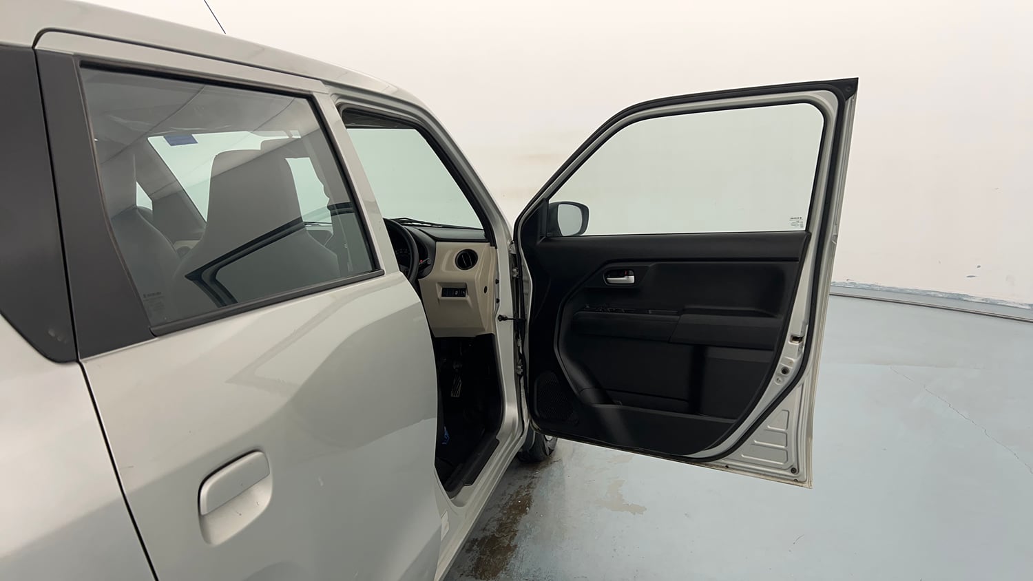 Used 2022 Maruti Suzuki Wagon R VXI 1.0 Petrol Manual interior RIGHT FRONT DOOR OPEN VIEW
