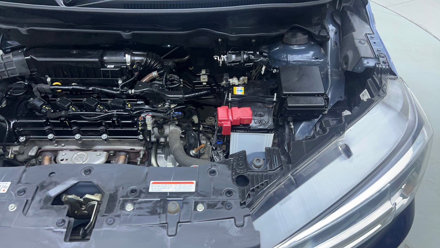 Used 2021 Maruti Suzuki XL6 Alpha AT Petrol Petrol Automatic engine ENGINE LEFT SIDE VIEW
