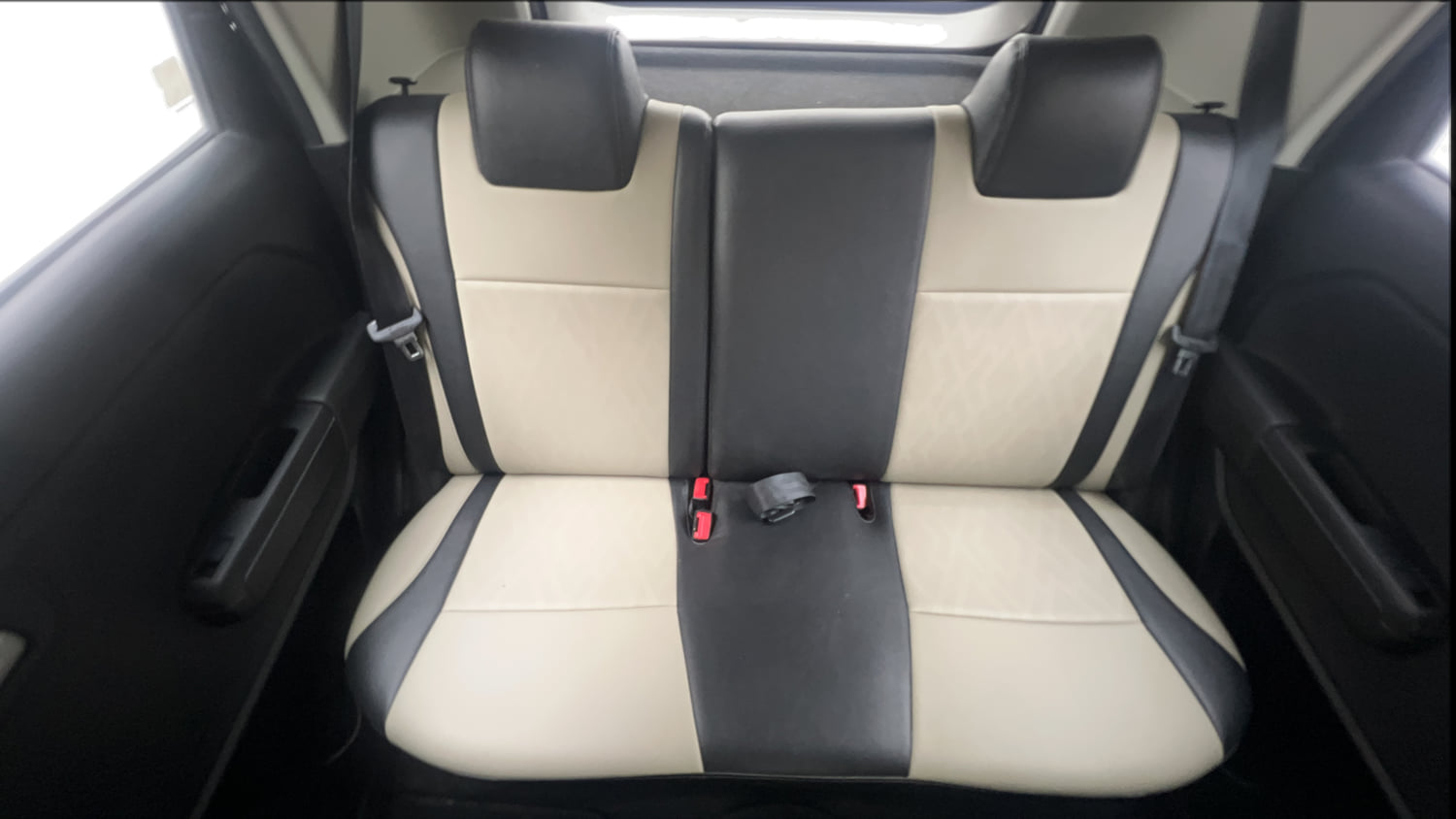 Used 2023 Maruti Suzuki Wagon R VXI 1.0 Petrol Manual interior REAR SEAT CONDITION VIEW
