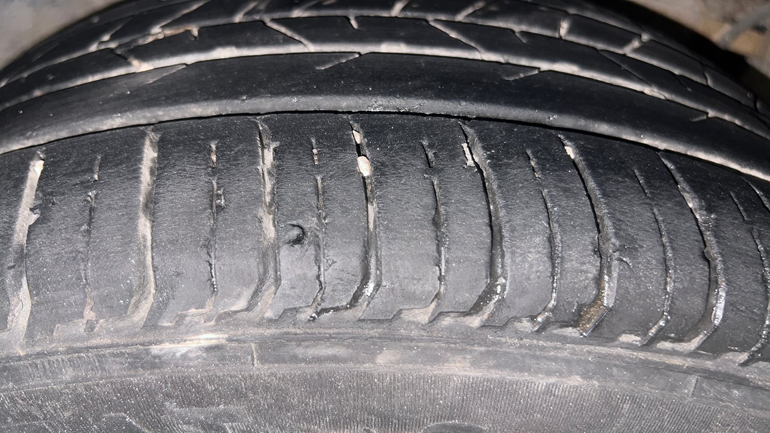 Used 2023 Hyundai i20 N Line N8 1.0 Turbo DCT Petrol Automatic tyres RIGHT REAR TYRE TREAD VIEW
