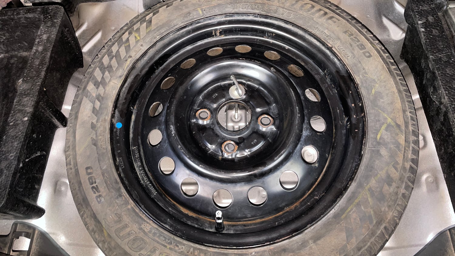 Used 2016 Maruti Suzuki Wagon R VXI Petrol Manual tyres SPARE TYRE VIEW