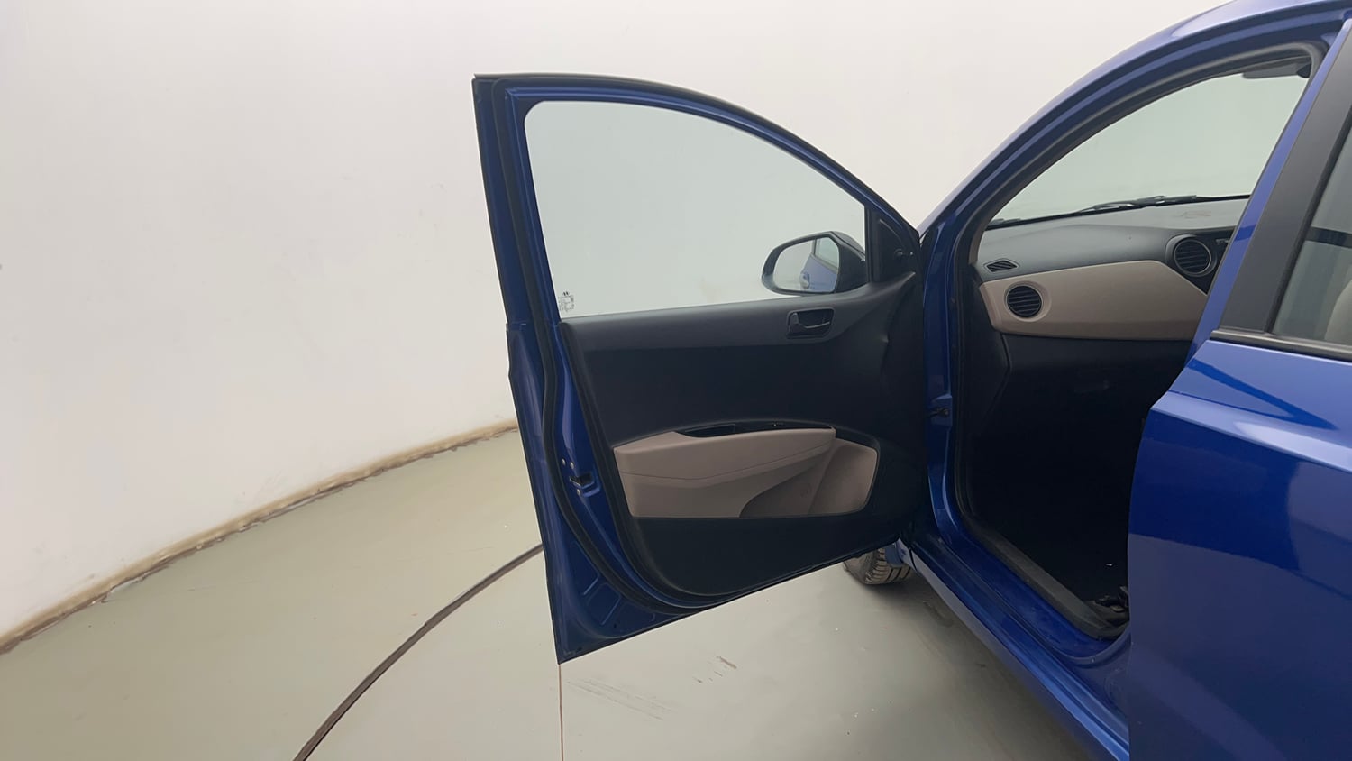 Used 2015 Hyundai Xcent Base 1.2 Petrol Manual interior LEFT FRONT DOOR OPEN VIEW