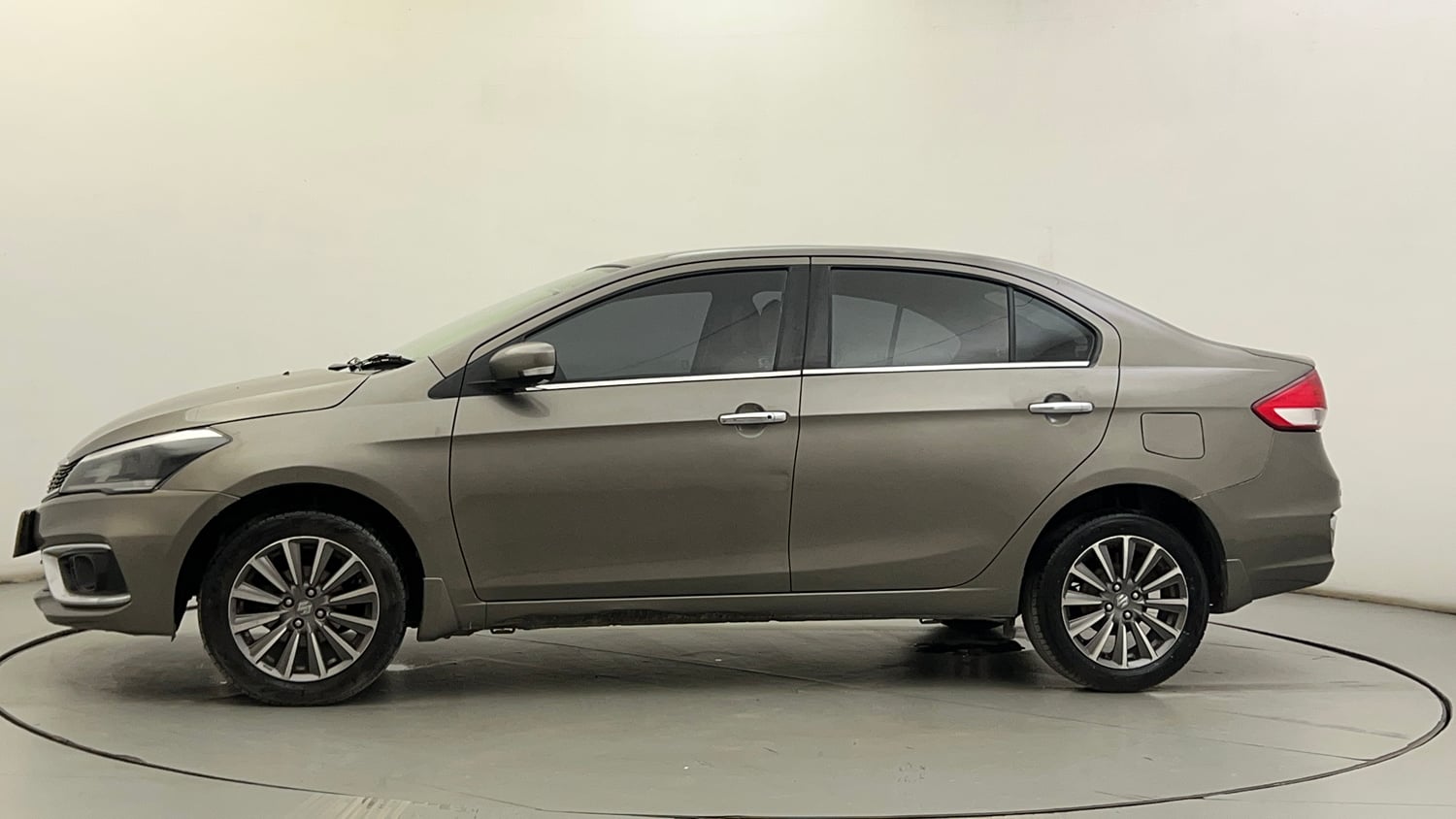 Used 2020 Maruti Suzuki Ciaz Alpha 1.5 AT Petrol Automatic exterior LEFT SIDE VIEW