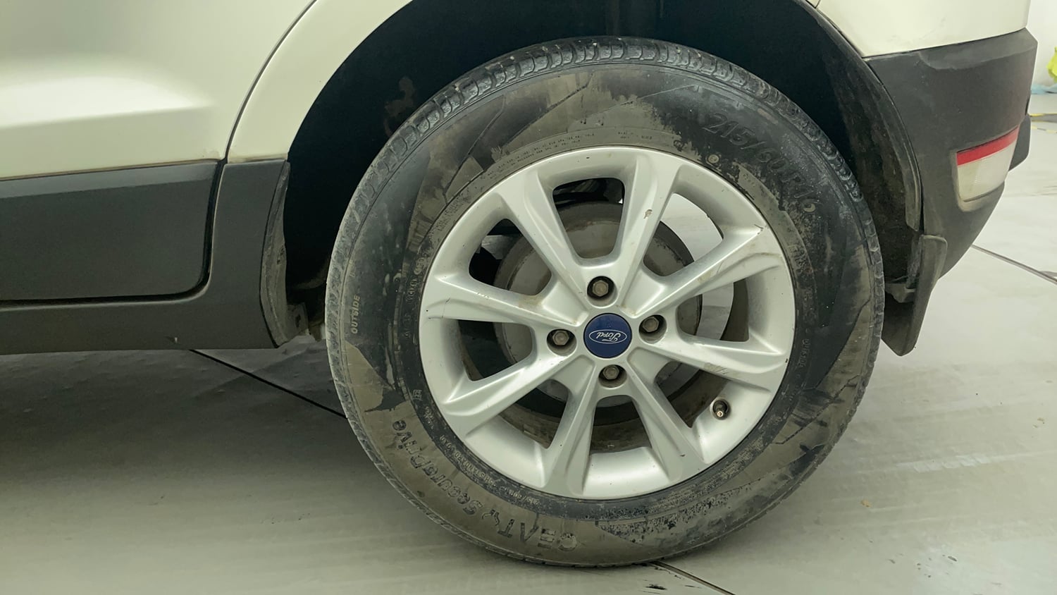 Used 2019 Ford EcoSport Titanium 1.5L TDCi Diesel Manual tyres LEFT REAR TYRE RIM VIEW