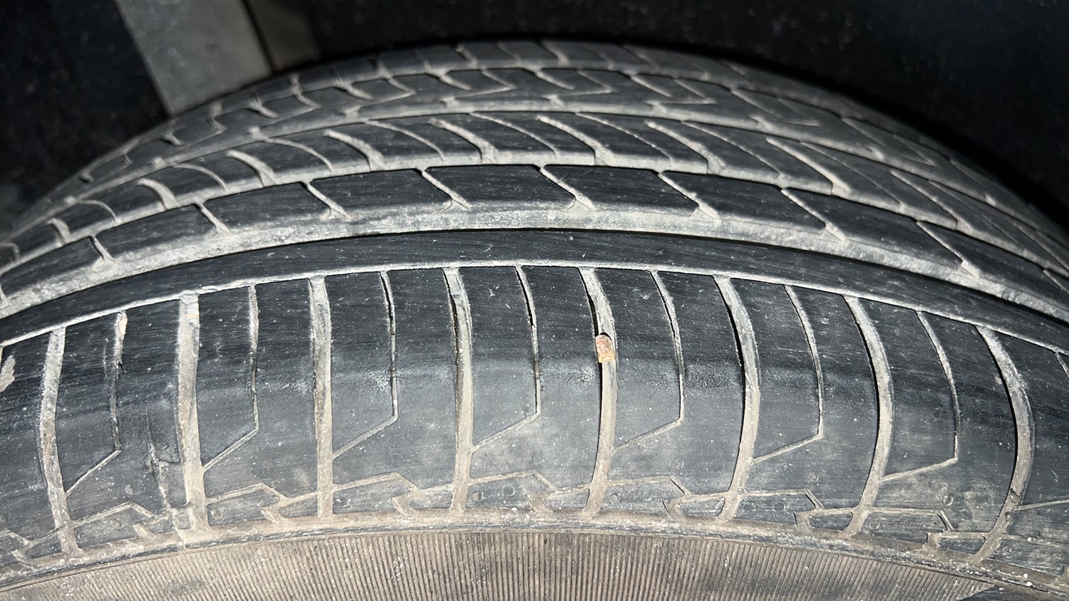 Used 2023 Maruti Suzuki Brezza ZXi AT Petrol Automatic tyres RIGHT REAR TYRE TREAD VIEW
