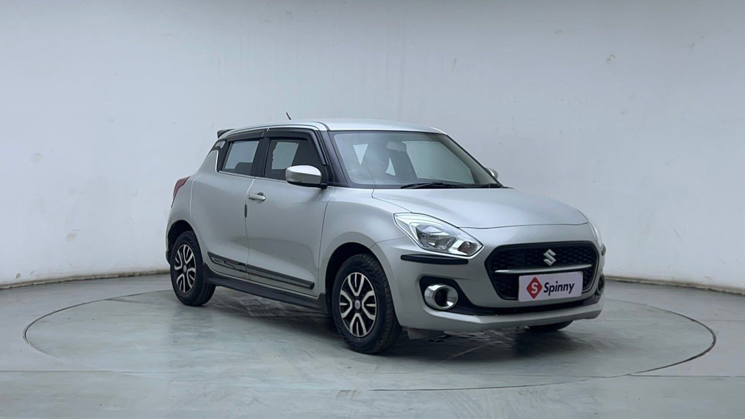 Used 2022 Maruti Suzuki Swift VXi Petrol Manual exterior RIGHT FRONT CORNER VIEW