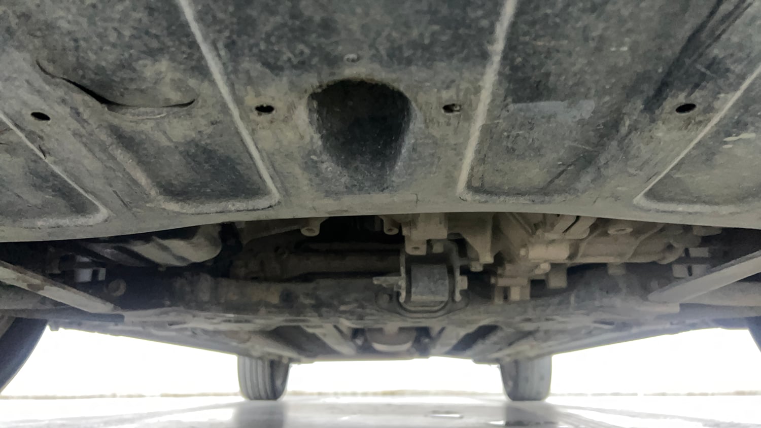 Used 2018 Hyundai Verna SX (O) 1.6 VTVT AT Petrol Automatic extra FRONT LEFT UNDERBODY VIEW