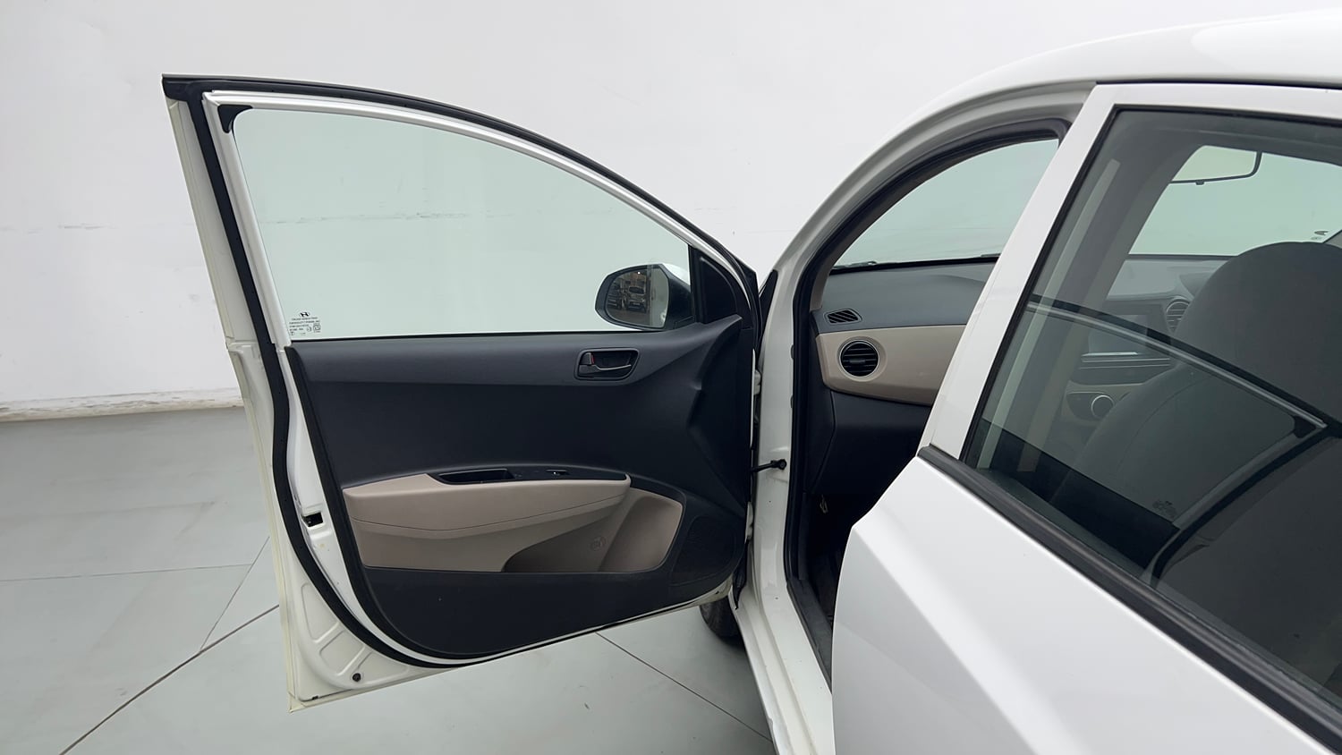 Used 2018 Hyundai Grand i10 Magna 1.2 Kappa VTVT Petrol Manual interior LEFT FRONT DOOR OPEN VIEW