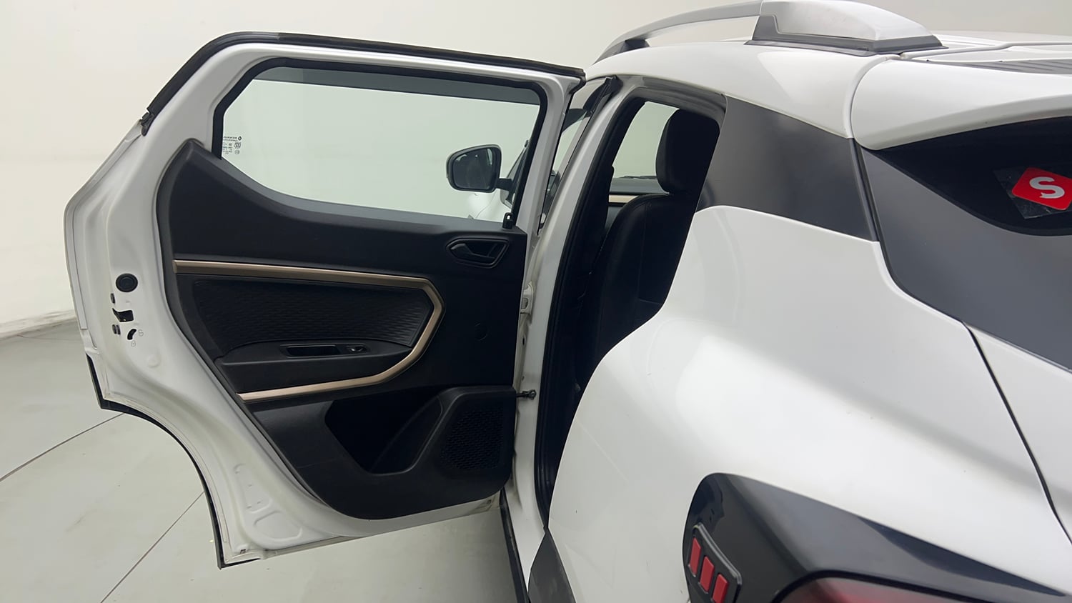 Used 2022 Renault Kiger RXT MT Petrol Manual interior LEFT REAR DOOR OPEN VIEW