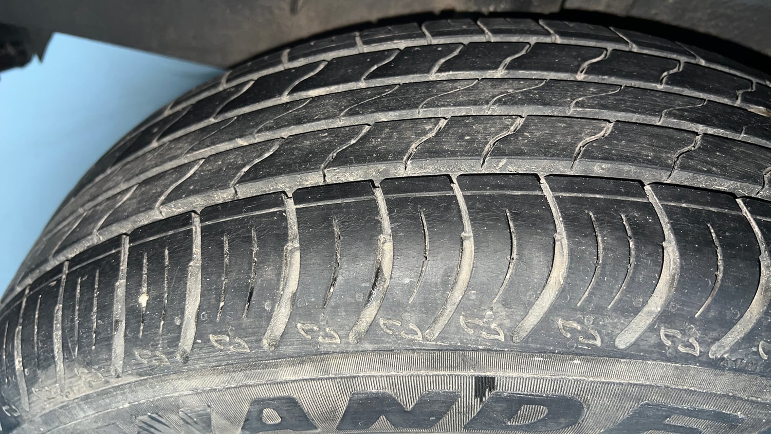 Used 2023 Nissan Magnite XE Petrol Manual tyres RIGHT REAR TYRE TREAD VIEW