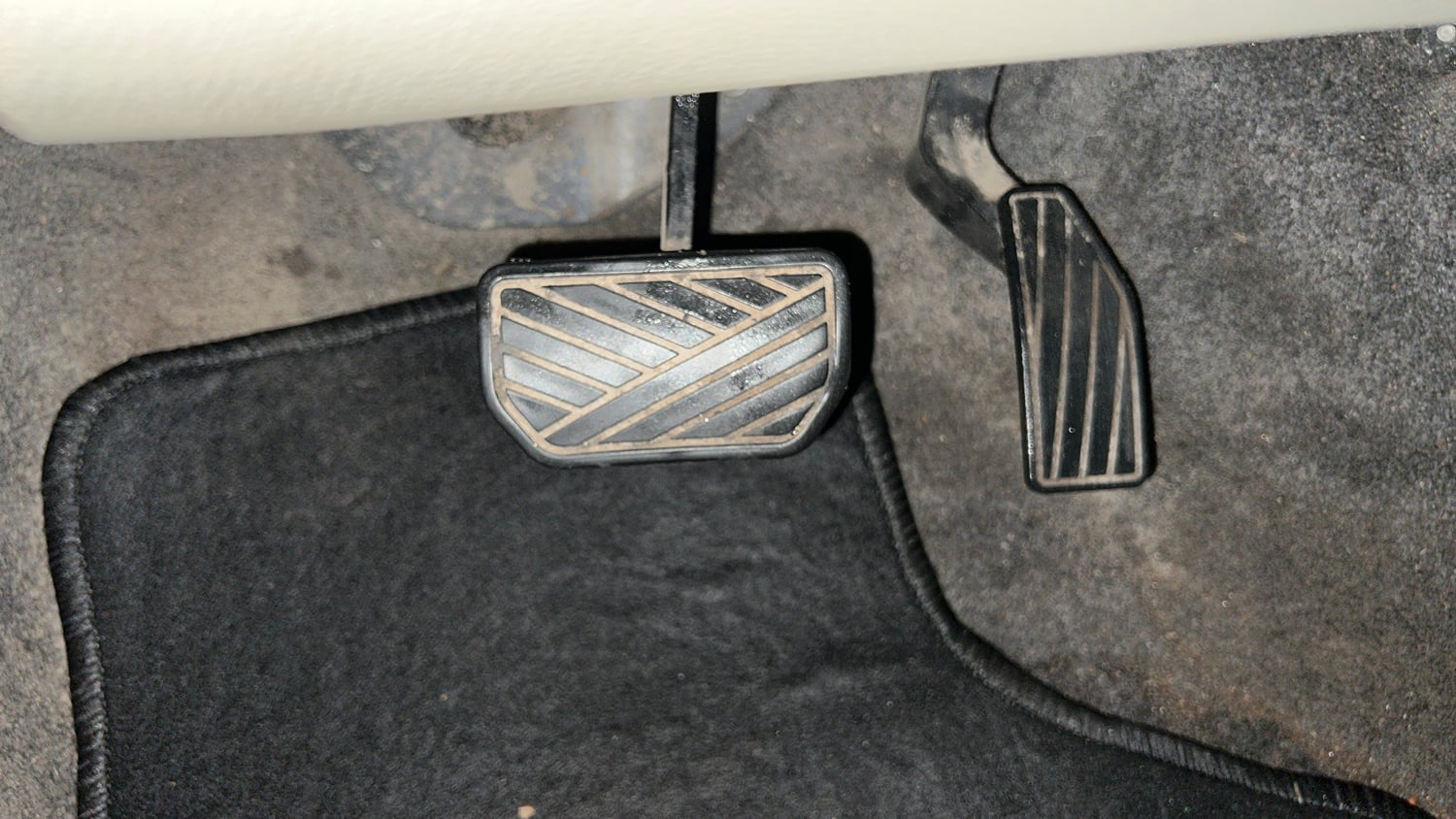 Used 2017 Maruti Suzuki Celerio VXi AMT Petrol Automatic interior PEDALS VIEW