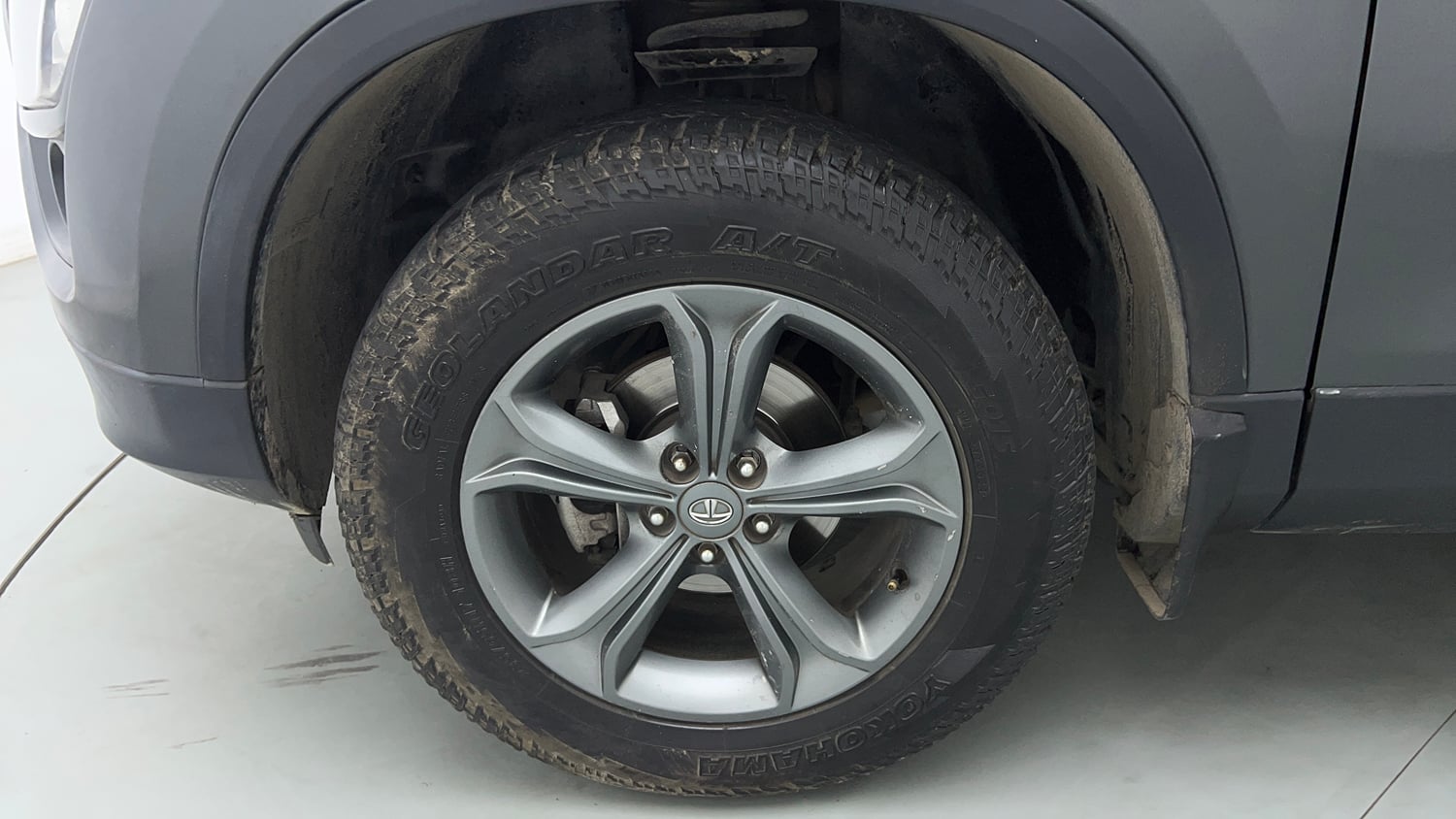 Used 2021 Tata Harrier XZ Diesel Manual tyres LEFT FRONT TYRE RIM VIEW