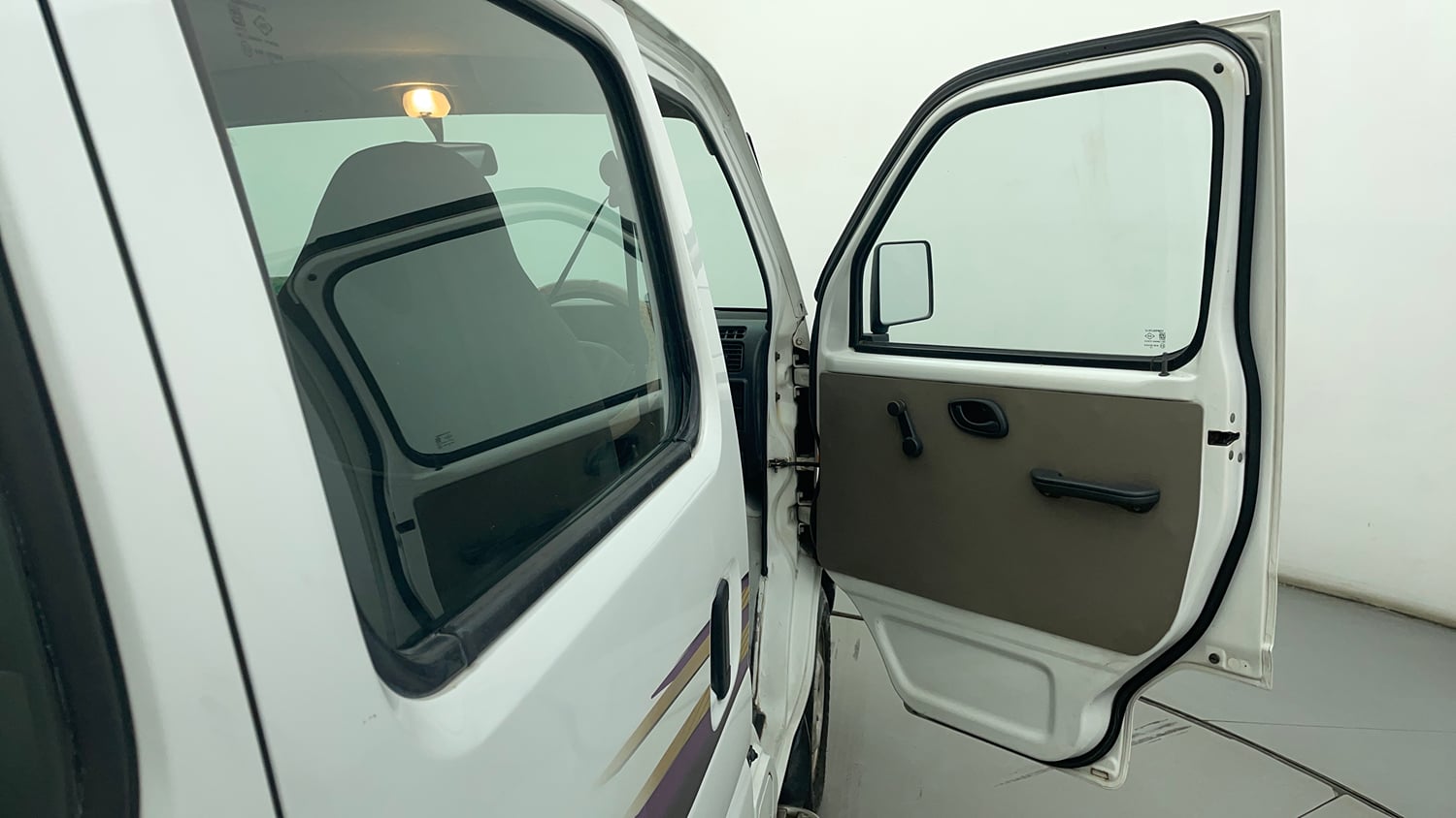 Used 2013 Maruti Suzuki Eeco 5 STR WITH A/C+HTR Petrol Manual interior RIGHT FRONT DOOR OPEN VIEW