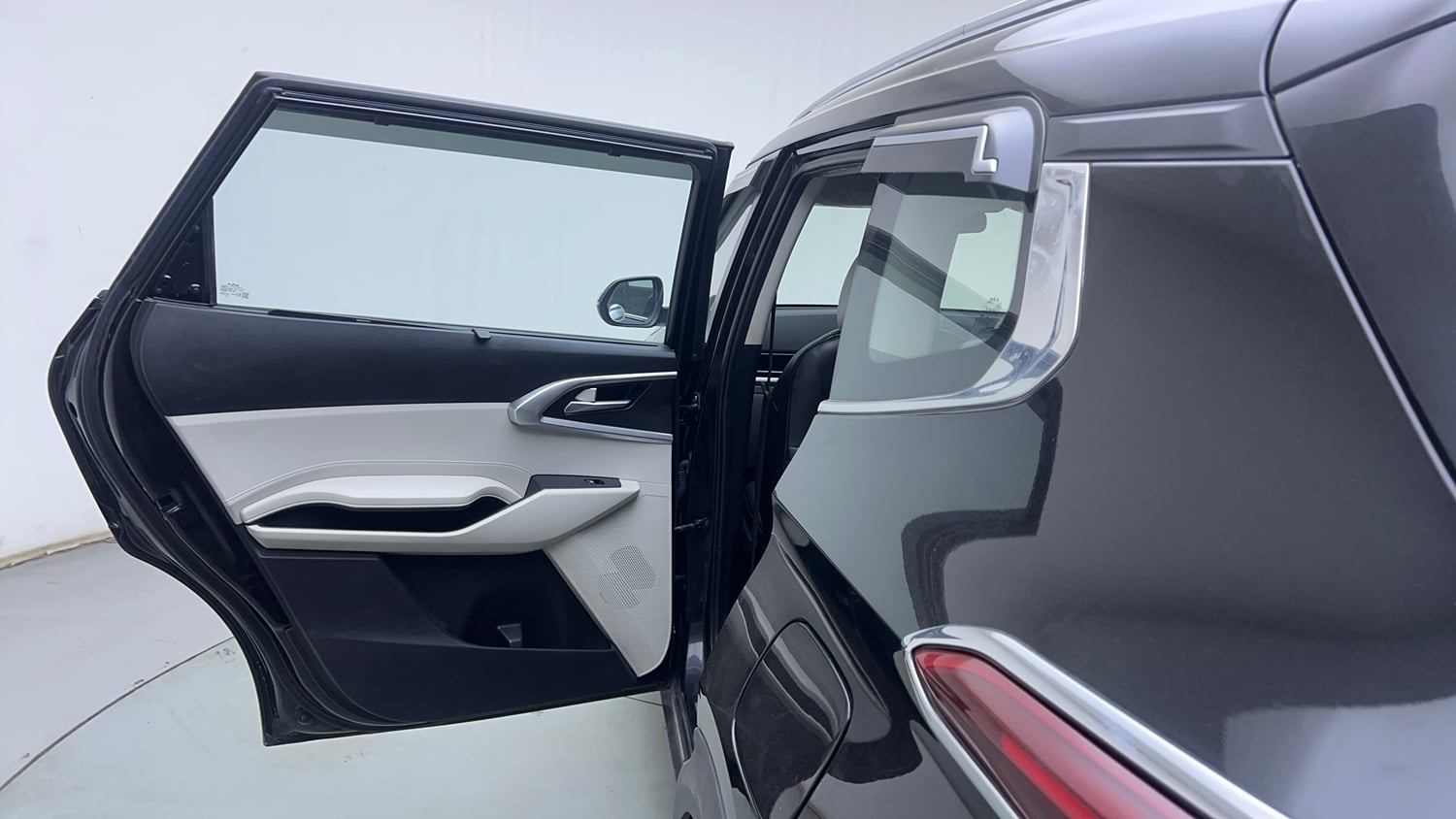Used 2023 Kia Carens Prestige Plus 1.5 Diesel MT 7 STR Diesel Manual interior LEFT REAR DOOR OPEN VIEW