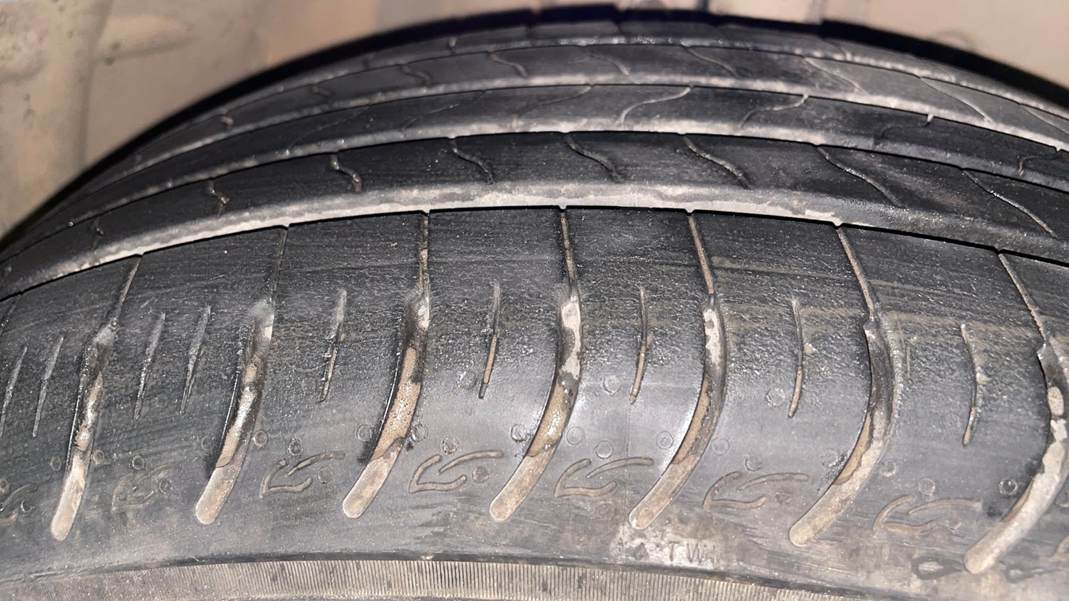 Used 2017 Ford EcoSport Titanium 1.5L Ti-VCT Petrol Manual tyres RIGHT FRONT TYRE TREAD VIEW